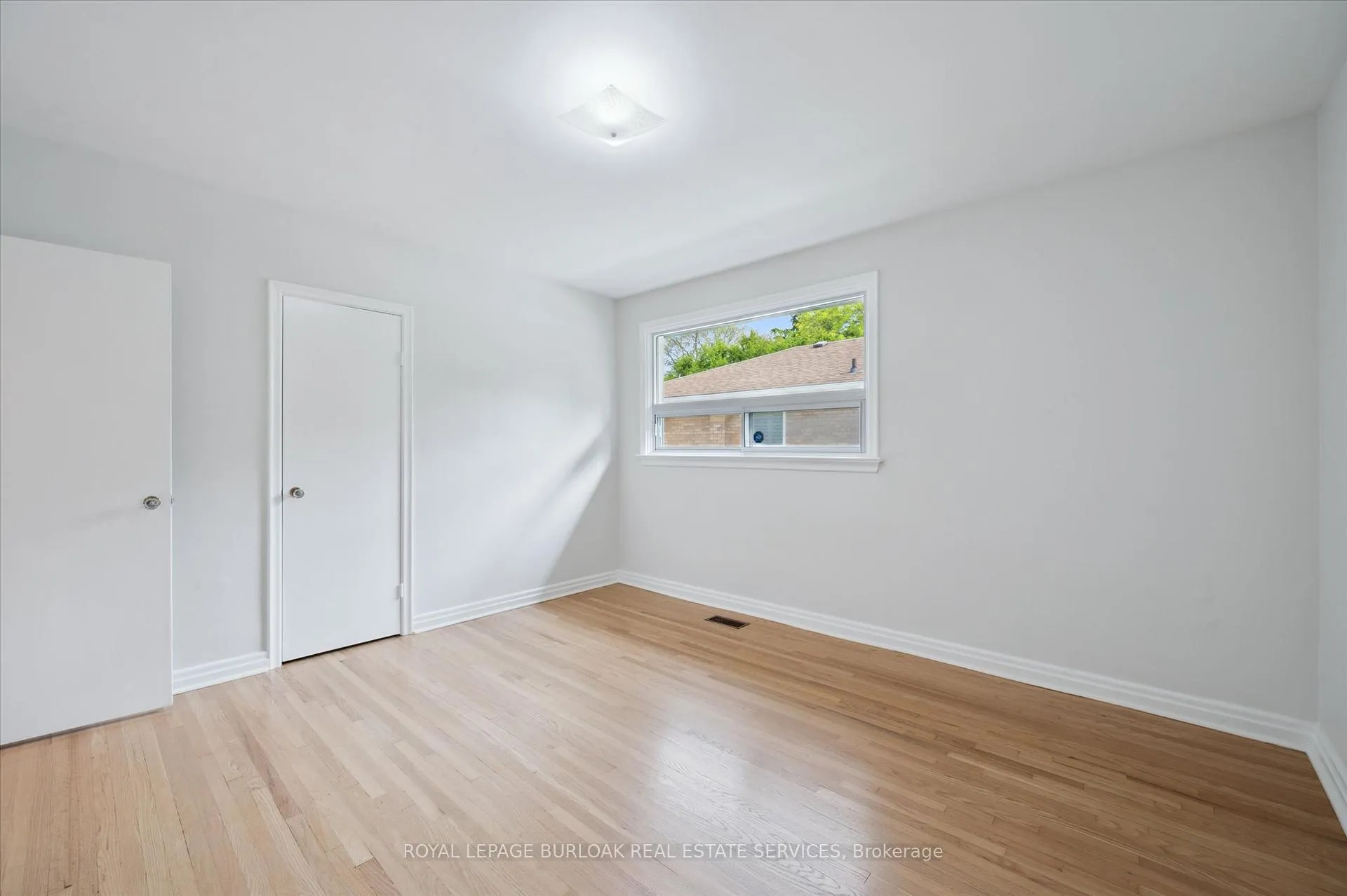 Photo 16 of 2237 Joyce Street, Burlington, Brant — HOMEH