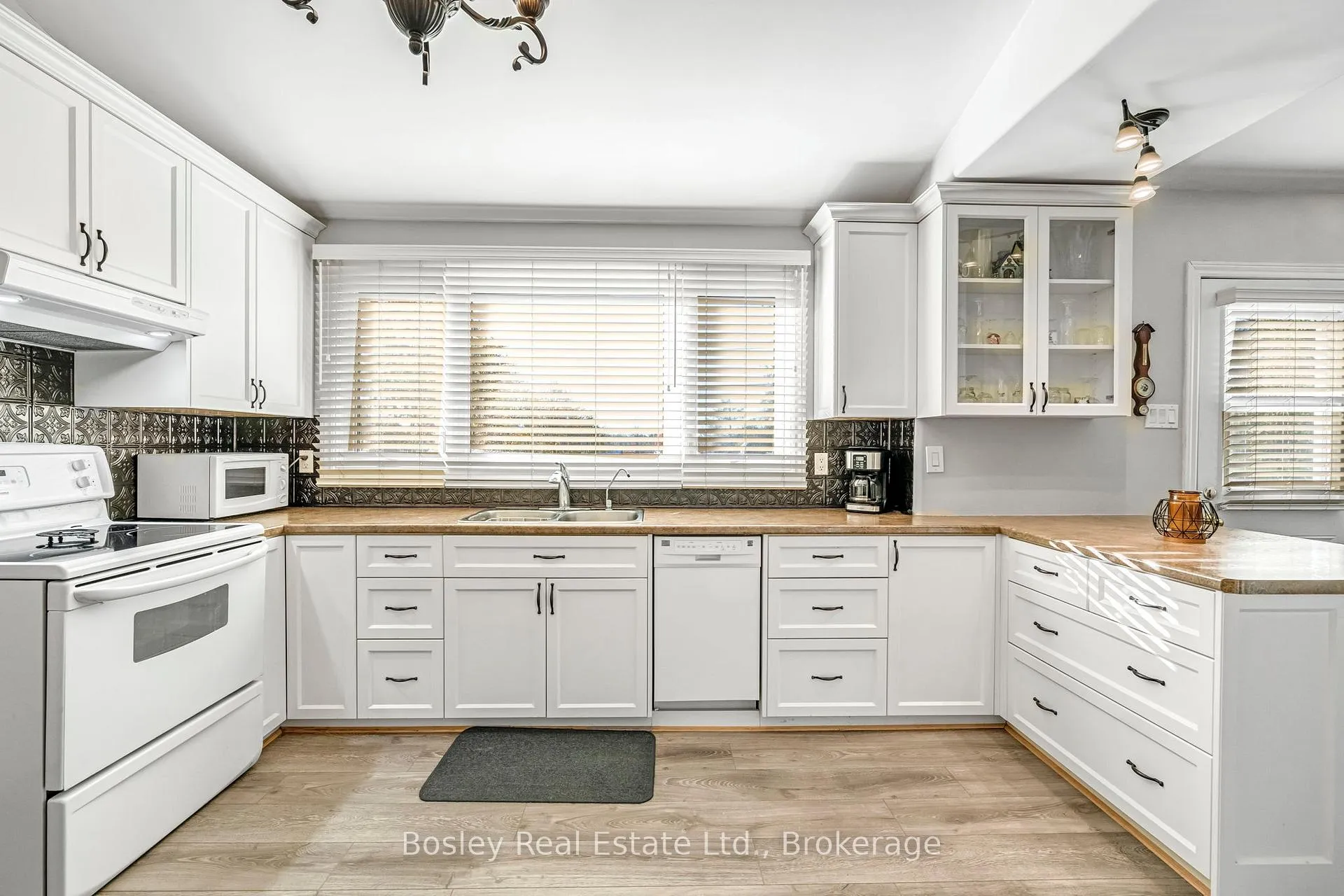 Photo 9 of Unit 124, 1080 County Road, Clearview, Singhampton — HOMEH