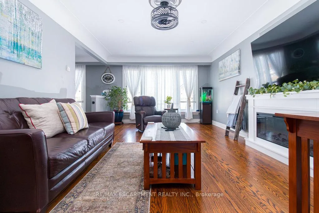 Photo 7 of 3 Pleasant Avenue, Hamilton, Stoney Creek — HOMEH