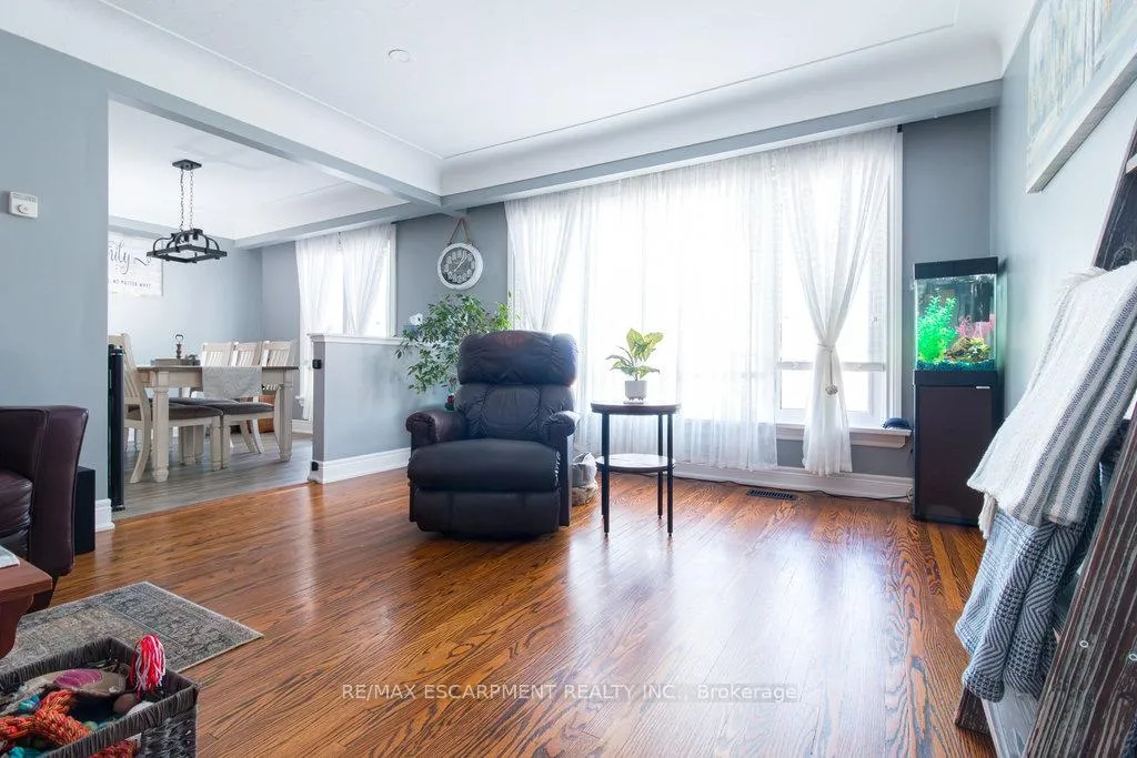 Photo 9 of 3 Pleasant Avenue, Hamilton, Stoney Creek — HOMEH