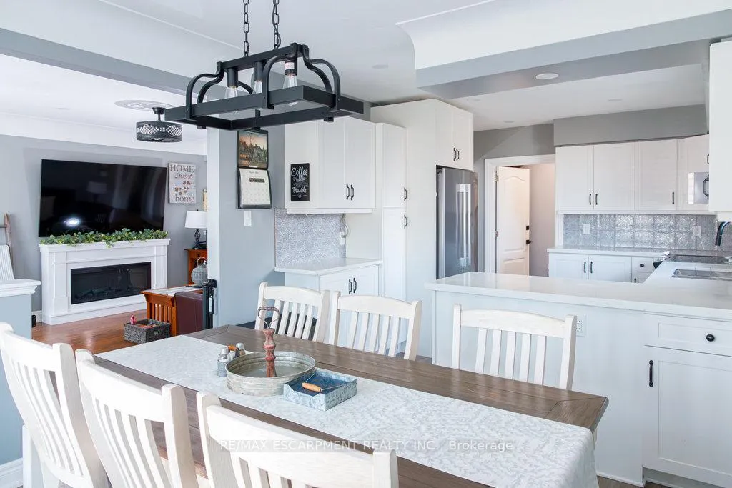 Photo 13 of 3 Pleasant Avenue, Hamilton, Stoney Creek — HOMEH
