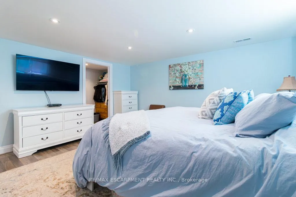 Photo 28 of 3 Pleasant Avenue, Hamilton, Stoney Creek — HOMEH