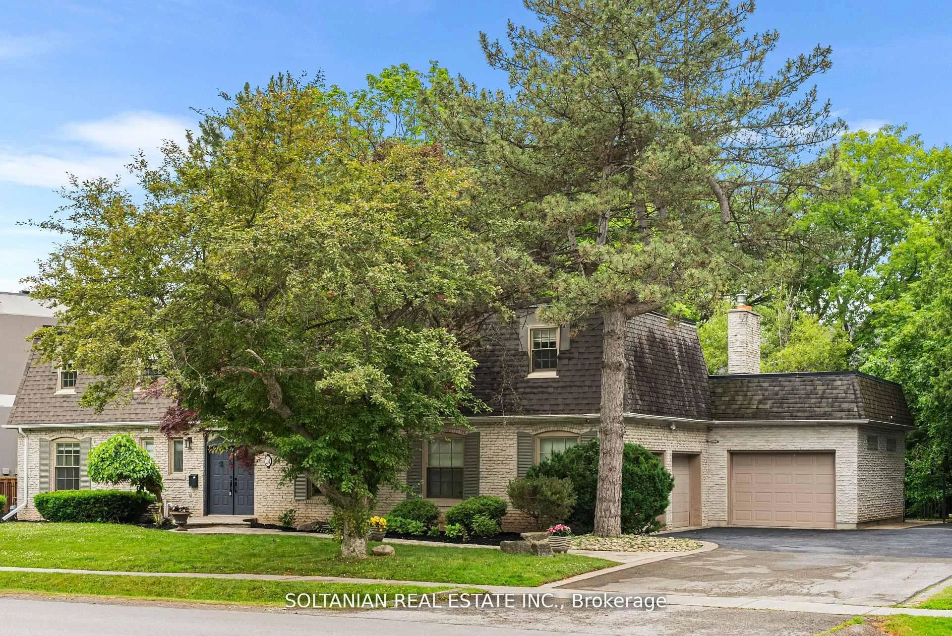 Photo 2 of 24 Laureleaf Road, Markham, Bayview Glen — HOMEH