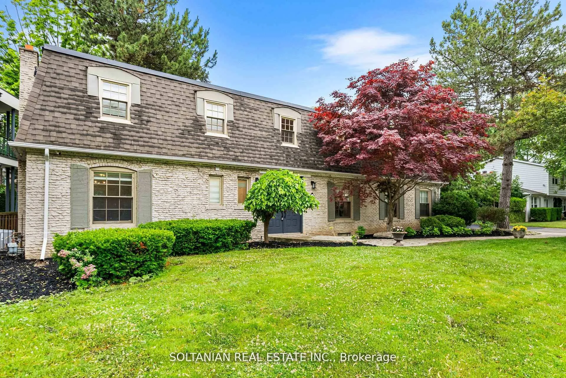 Photo 5 of 24 Laureleaf Road, Markham, Bayview Glen — HOMEH