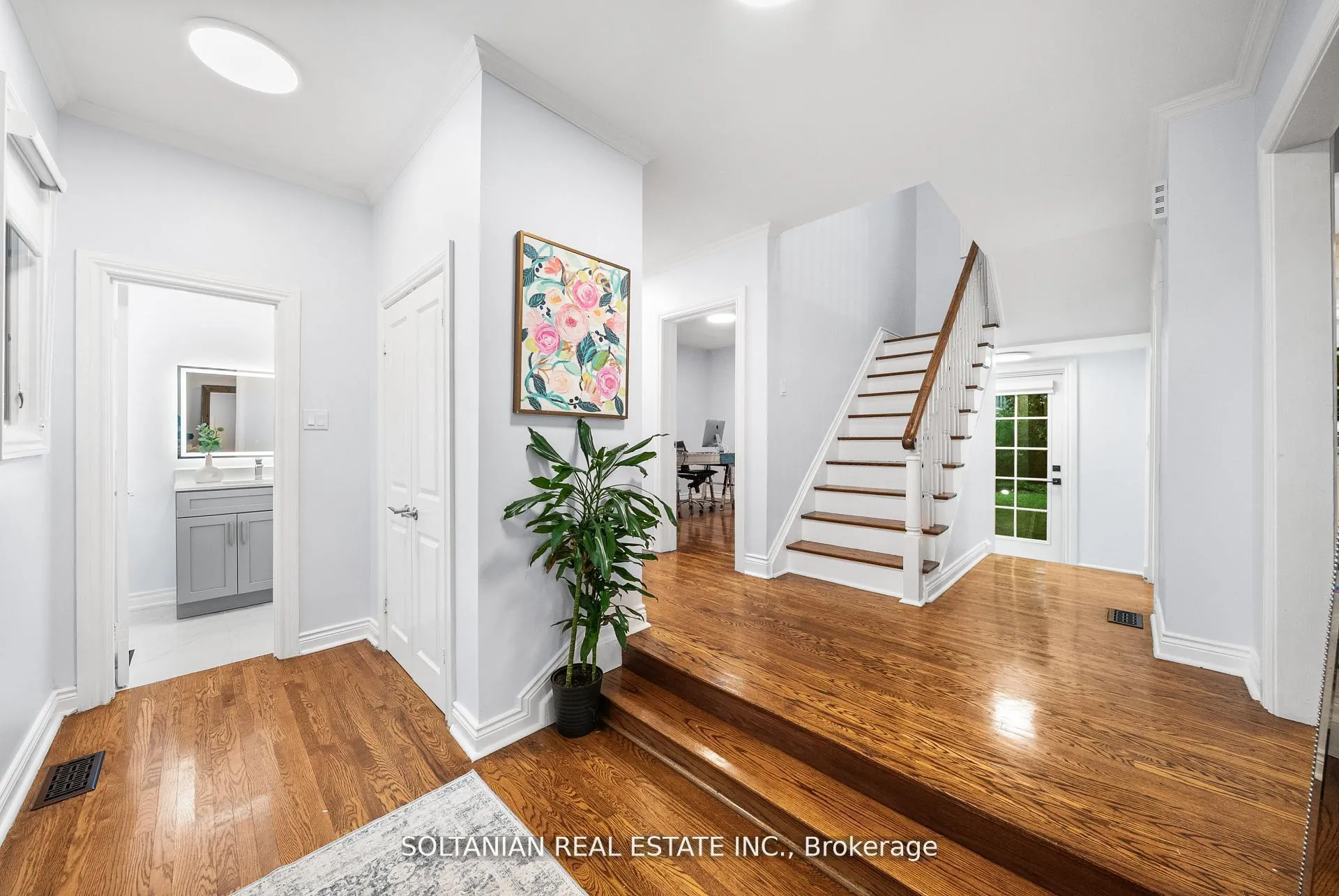 Photo 6 of 24 Laureleaf Road, Markham, Bayview Glen — HOMEH