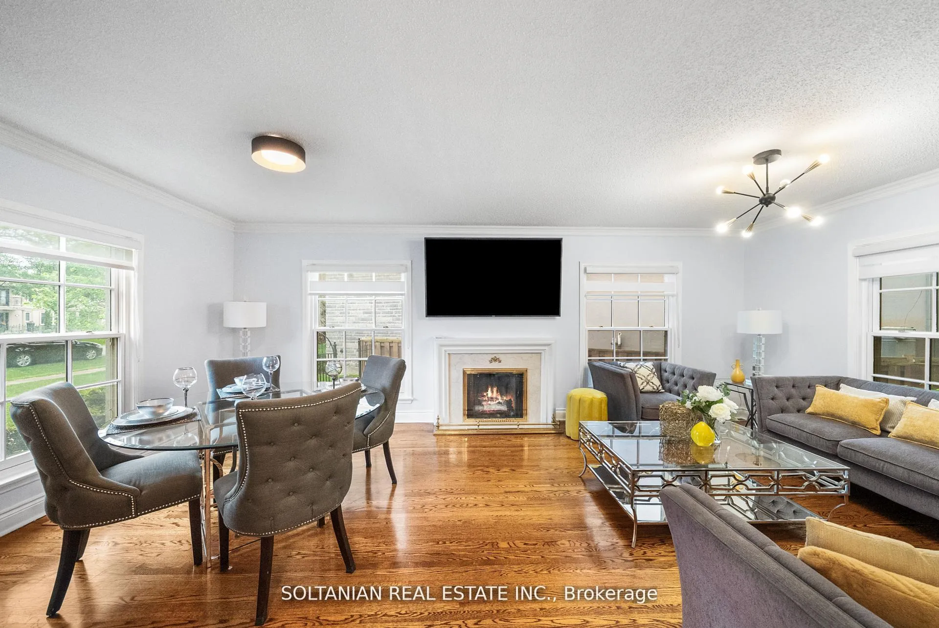 Photo 11 of 24 Laureleaf Road, Markham, Bayview Glen — HOMEH