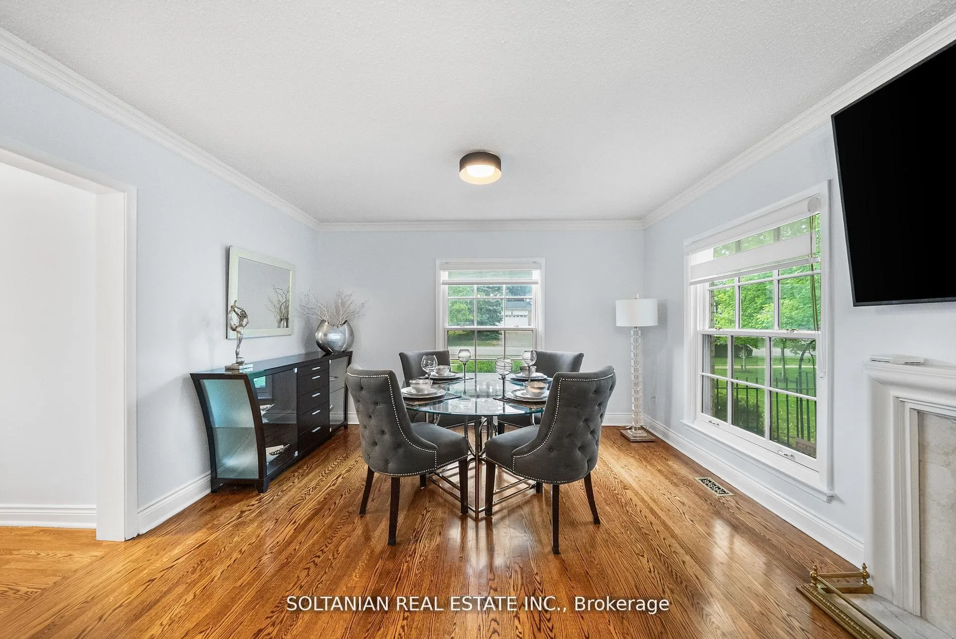 Photo 12 of 24 Laureleaf Road, Markham, Bayview Glen — HOMEH