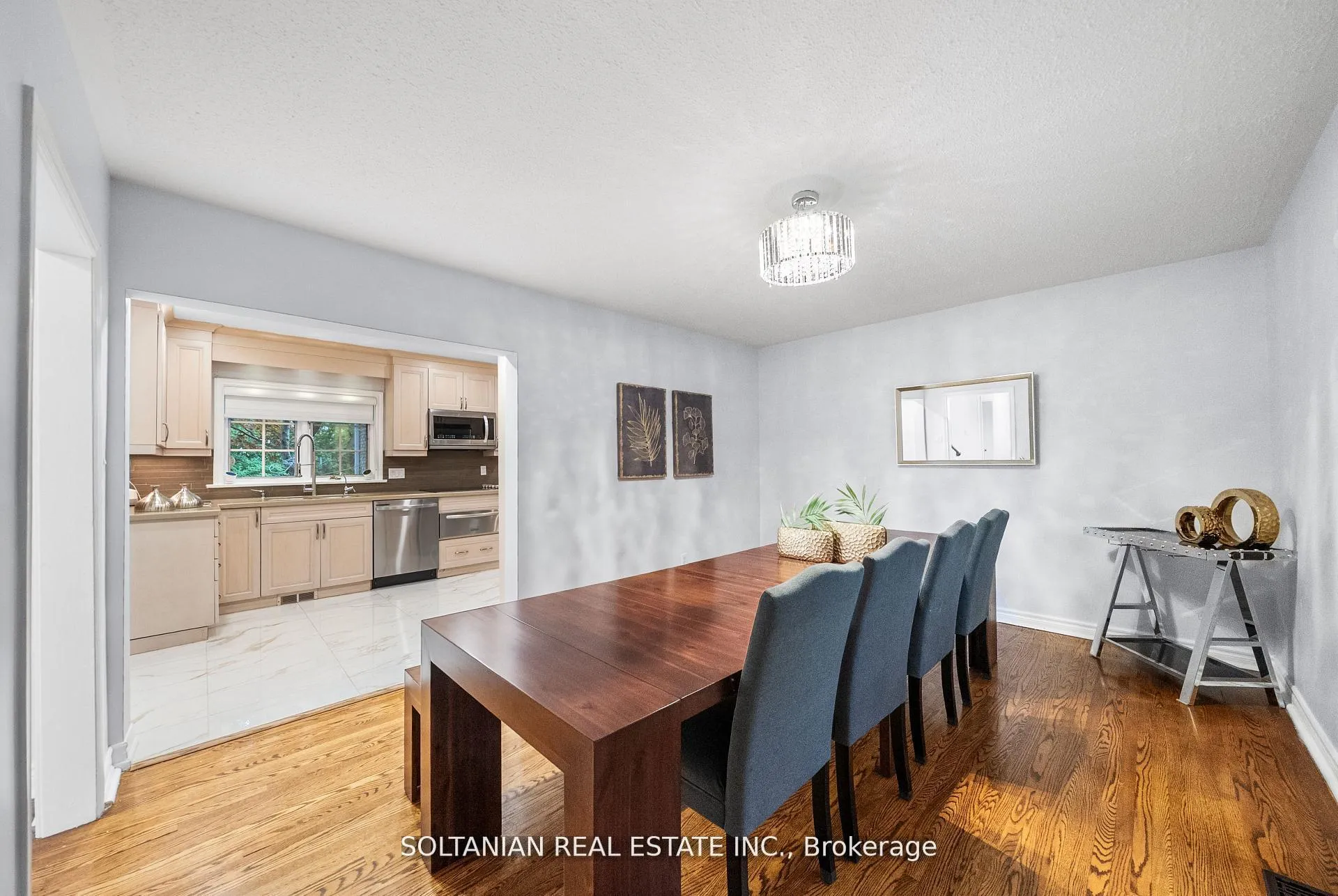 Photo 15 of 24 Laureleaf Road, Markham, Bayview Glen — HOMEH
