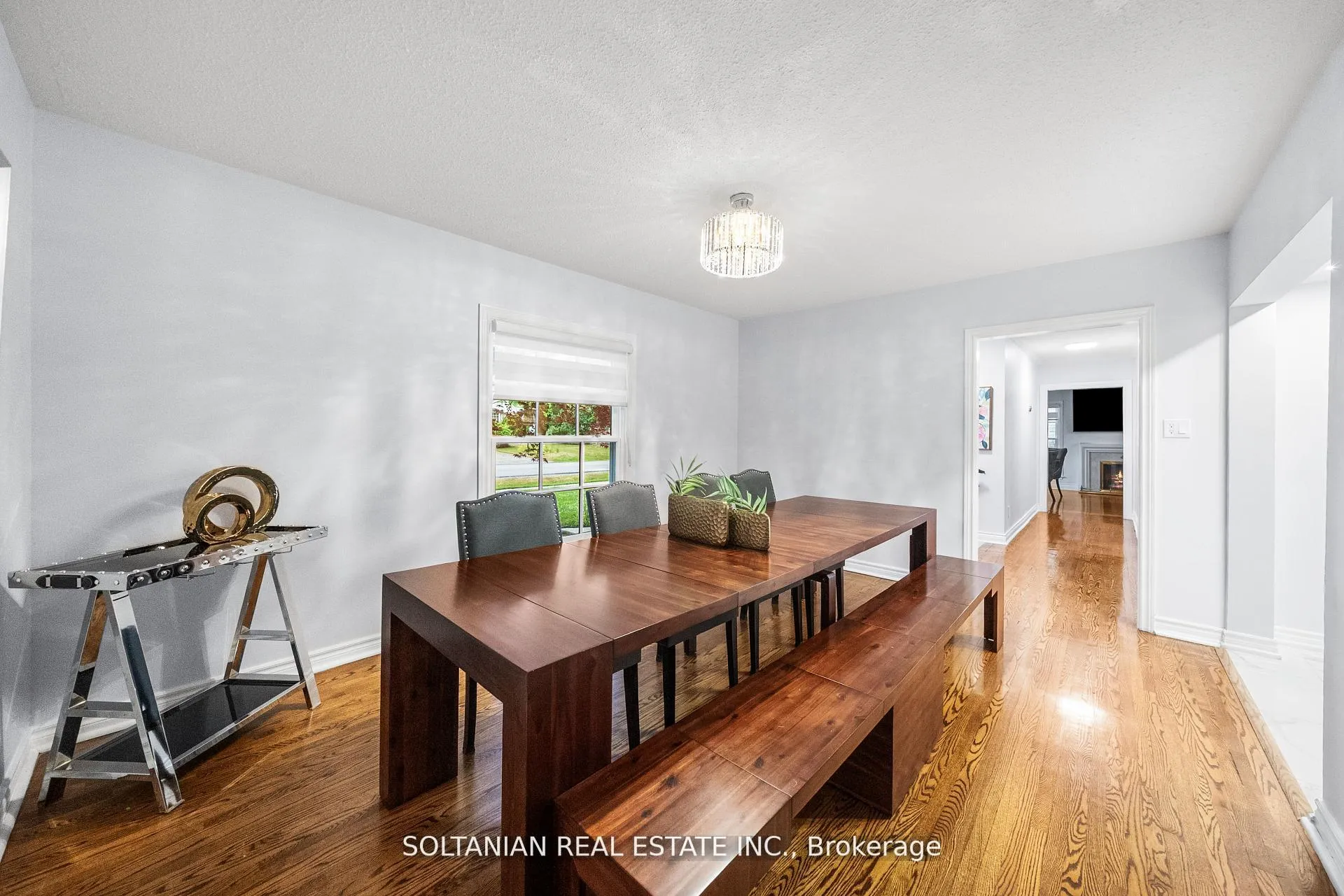 Photo 16 of 24 Laureleaf Road, Markham, Bayview Glen — HOMEH