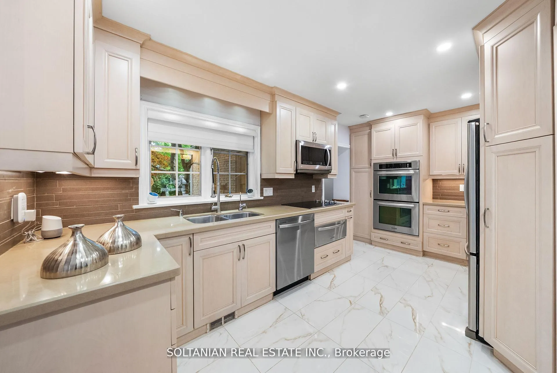 Photo 20 of 24 Laureleaf Road, Markham, Bayview Glen — HOMEH