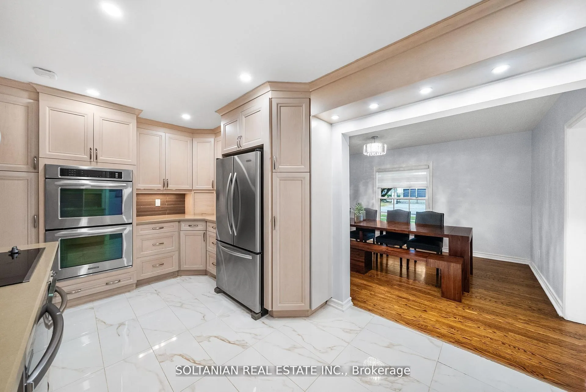 Photo 21 of 24 Laureleaf Road, Markham, Bayview Glen — HOMEH