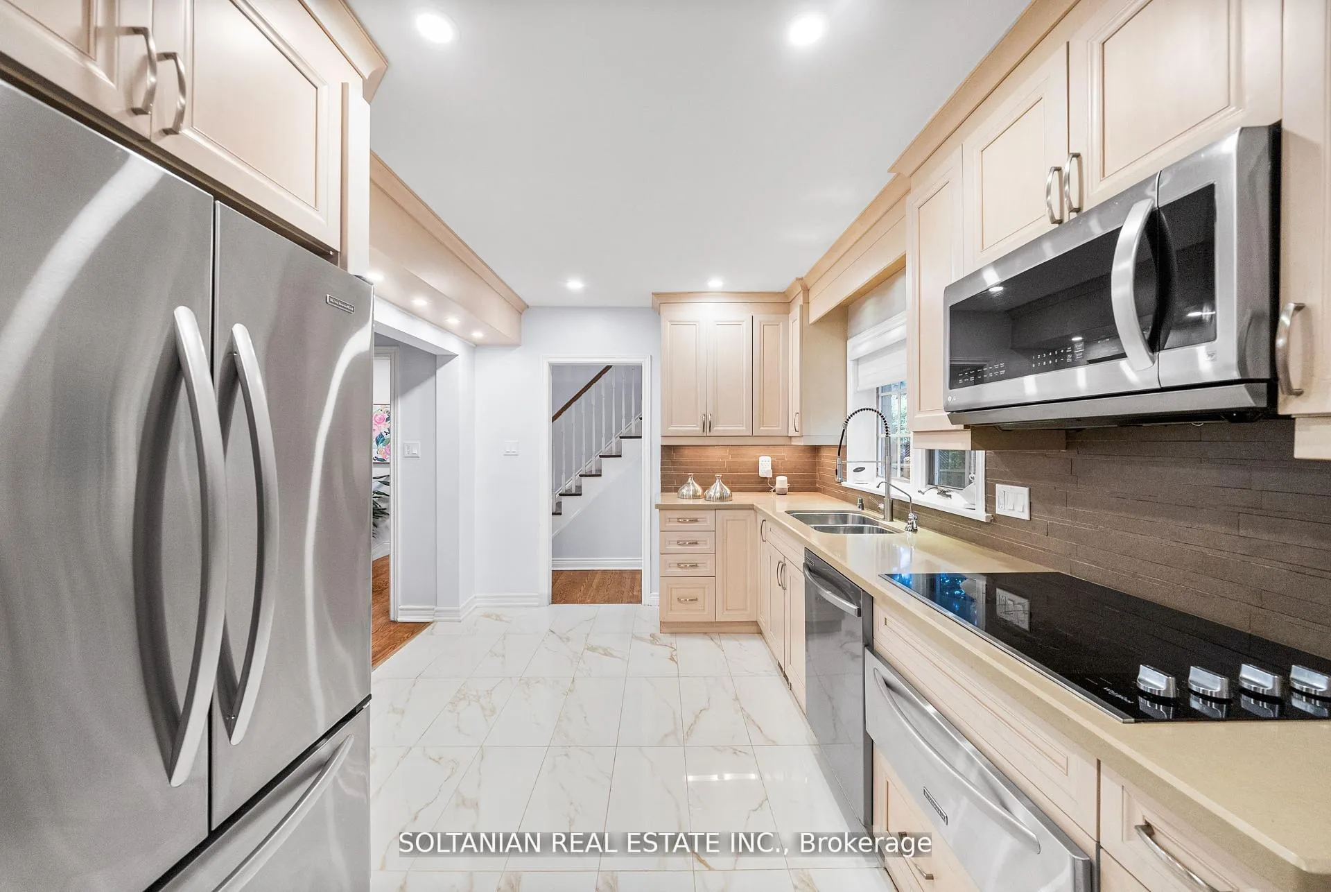 Photo 23 of 24 Laureleaf Road, Markham, Bayview Glen — HOMEH