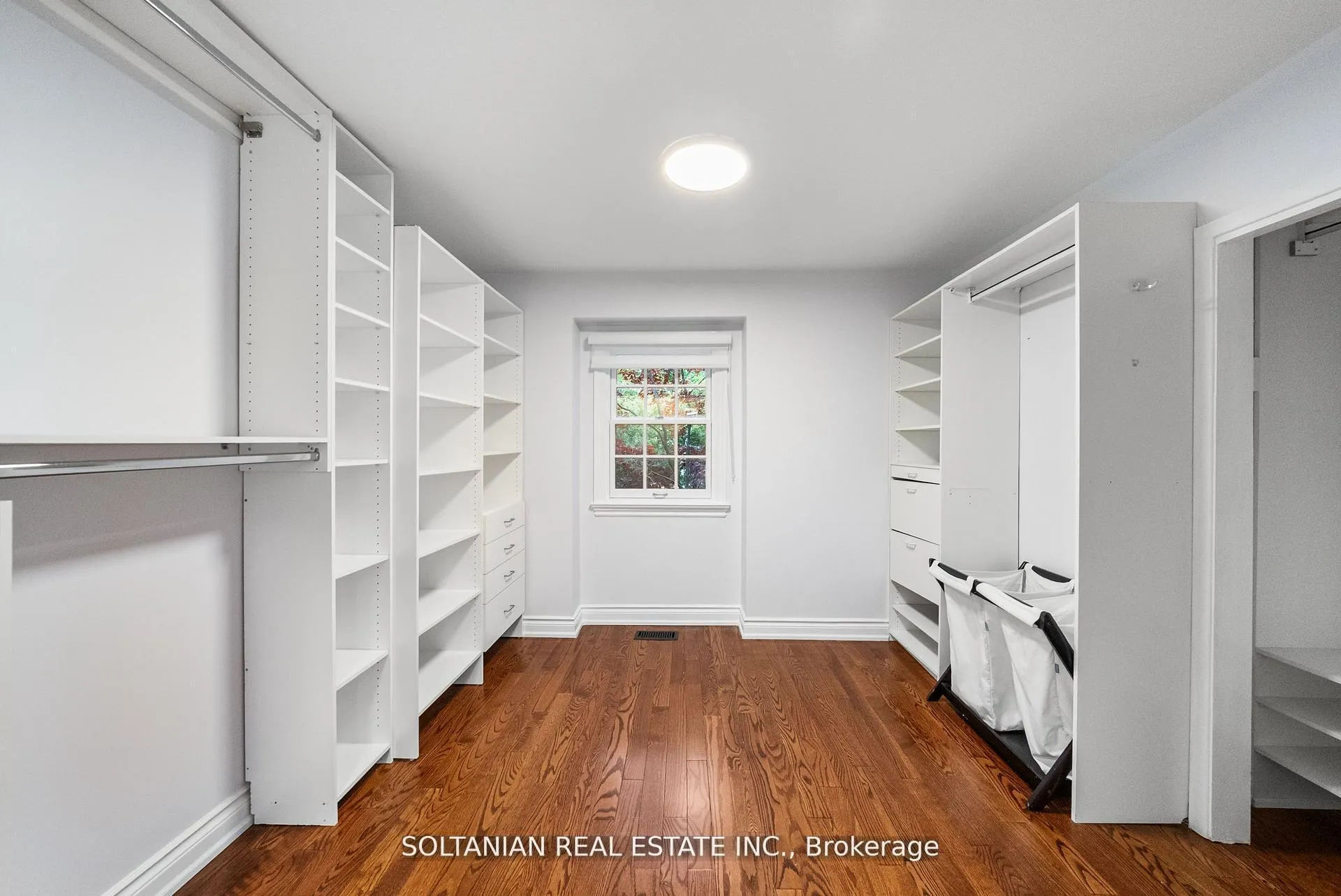 Photo 31 of 24 Laureleaf Road, Markham, Bayview Glen — HOMEH