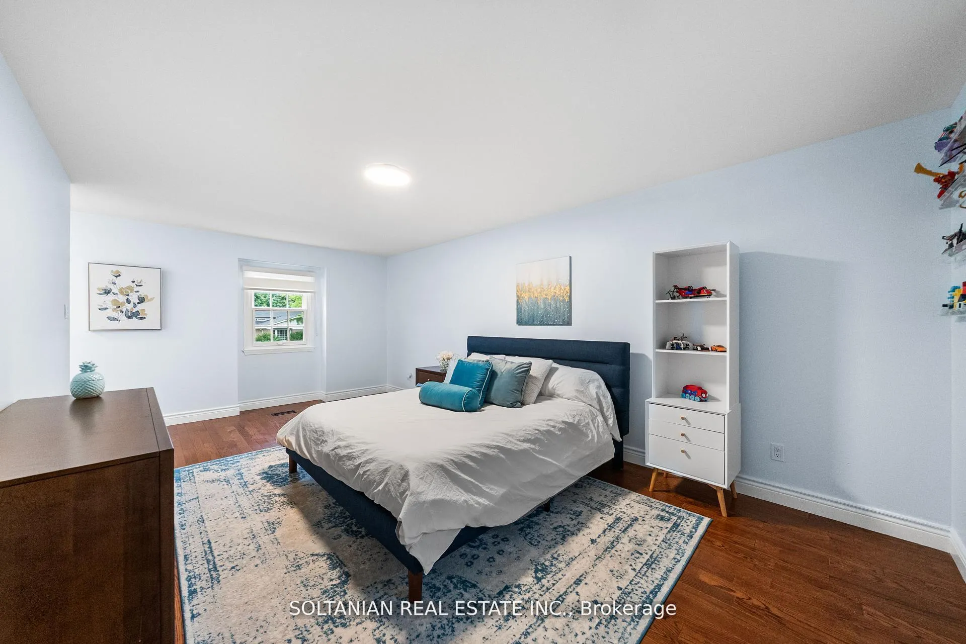 Photo 32 of 24 Laureleaf Road, Markham, Bayview Glen — HOMEH