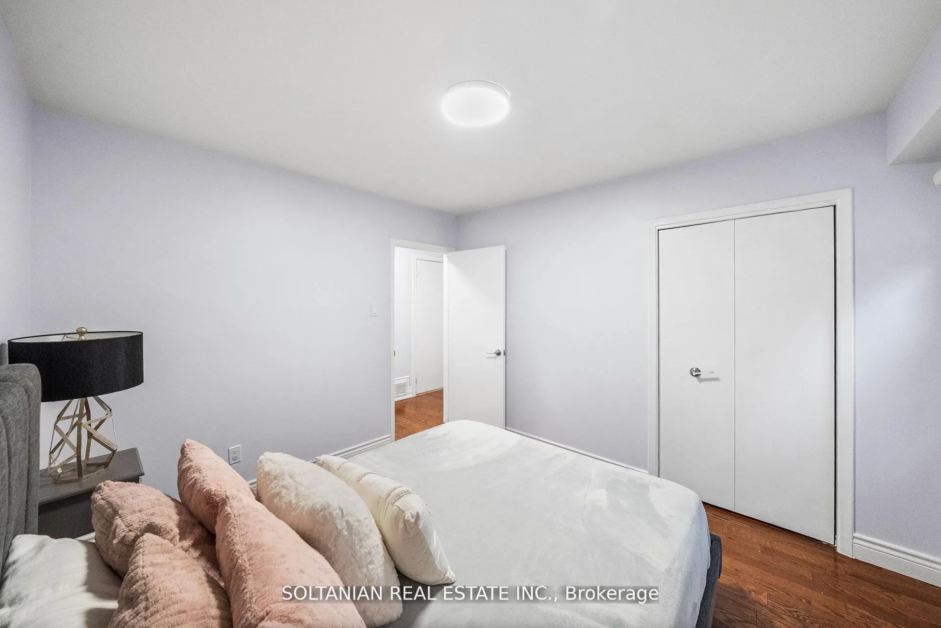 Photo 35 of 24 Laureleaf Road, Markham, Bayview Glen — HOMEH