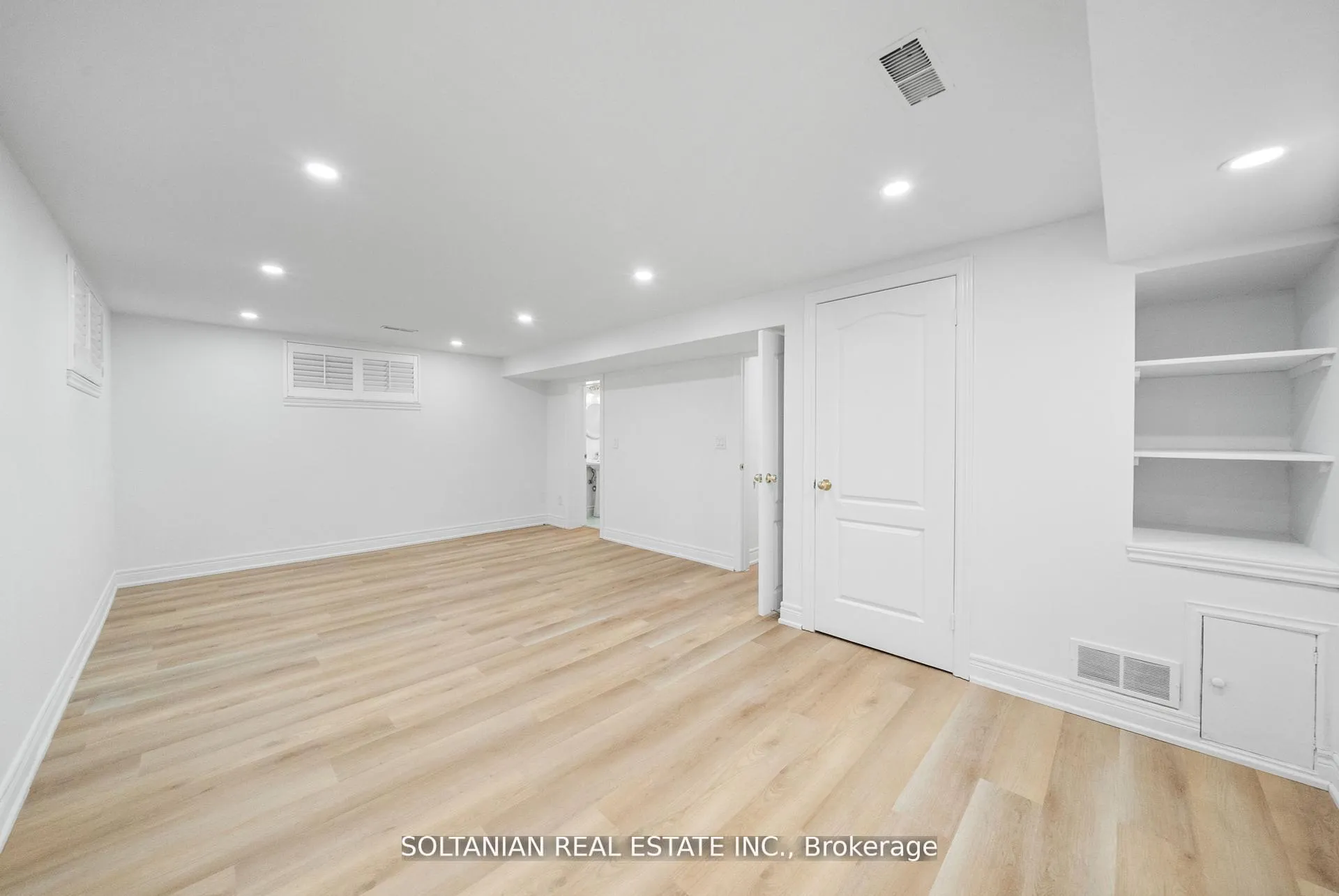 Photo 40 of 24 Laureleaf Road, Markham, Bayview Glen — HOMEH