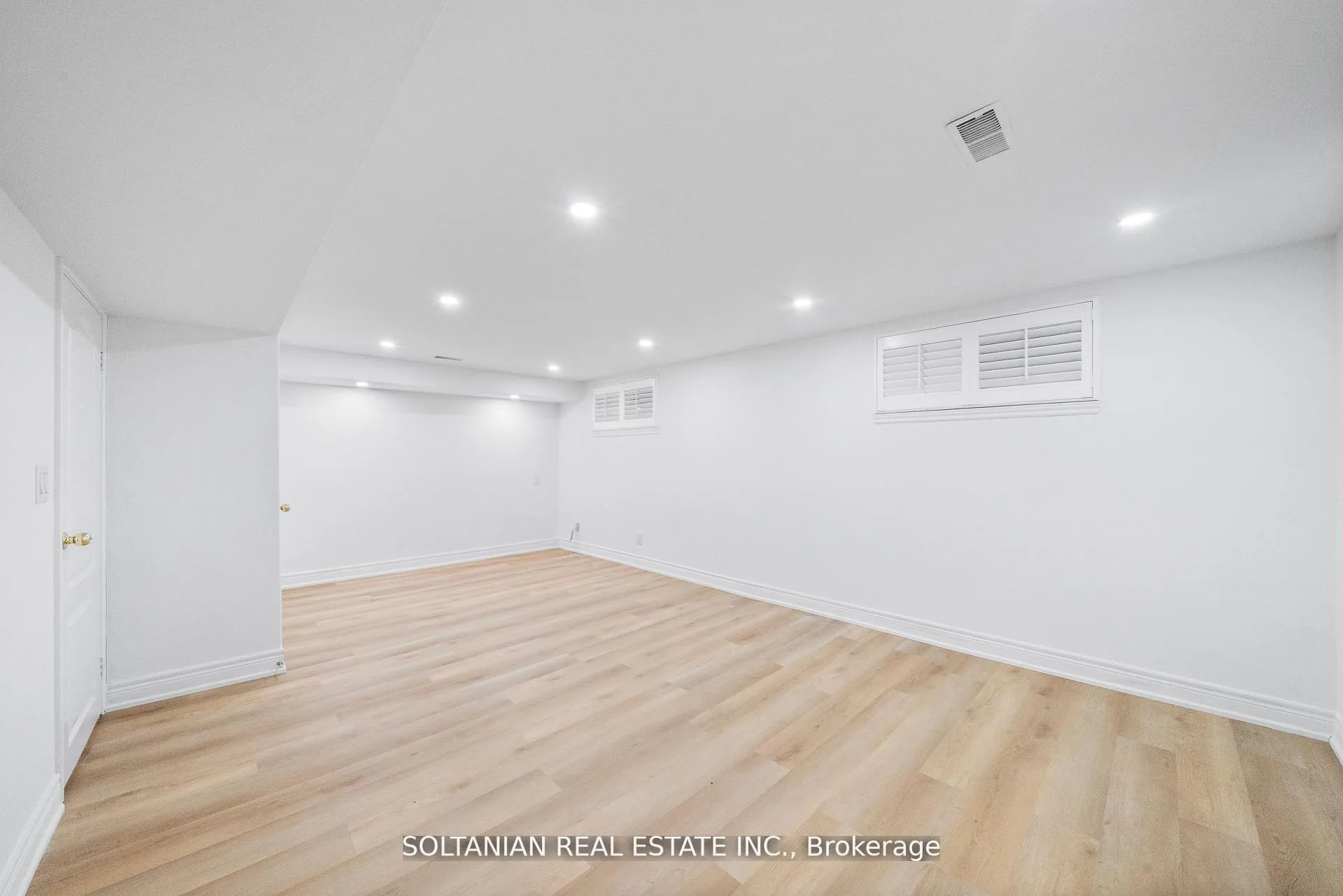 Photo 41 of 24 Laureleaf Road, Markham, Bayview Glen — HOMEH