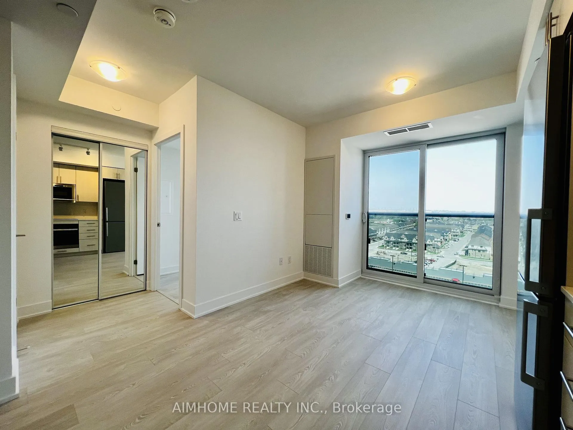 Photo 5 of Unit 1003, 2545 Simcoe Street N, Oshawa, Windfields — HOMEH