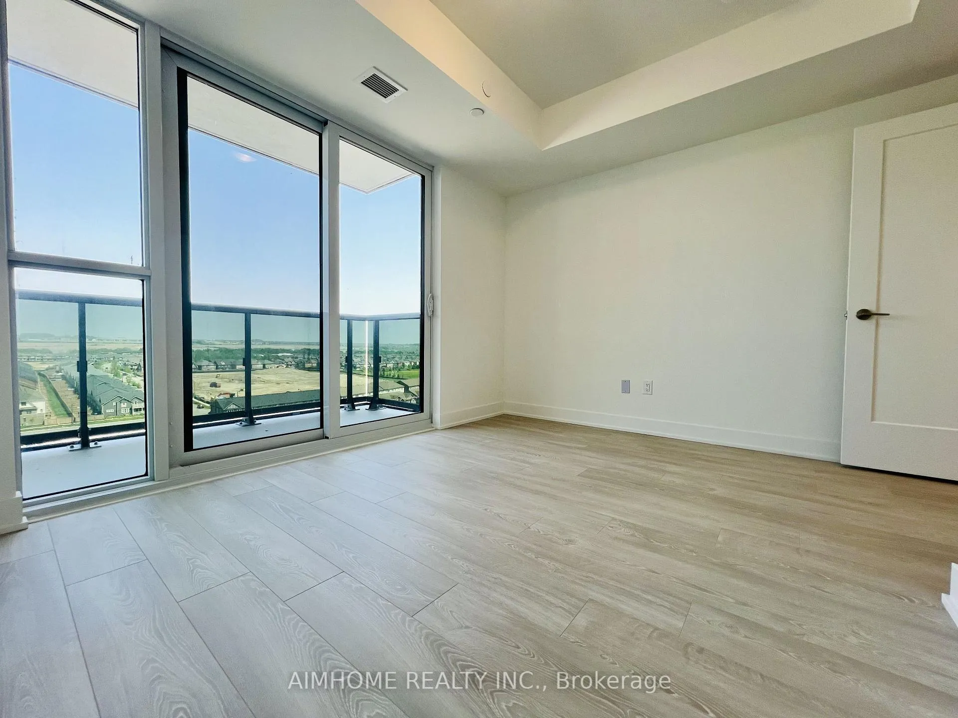 Photo 11 of Unit 1003, 2545 Simcoe Street N, Oshawa, Windfields — HOMEH