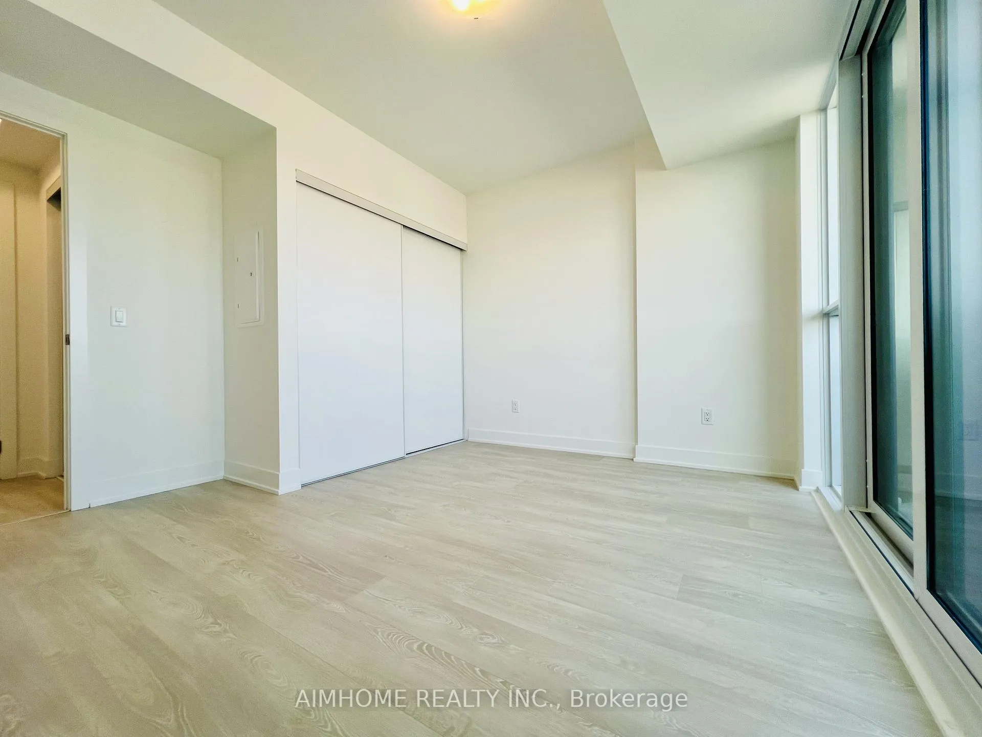 Photo 13 of Unit 1003, 2545 Simcoe Street N, Oshawa, Windfields — HOMEH
