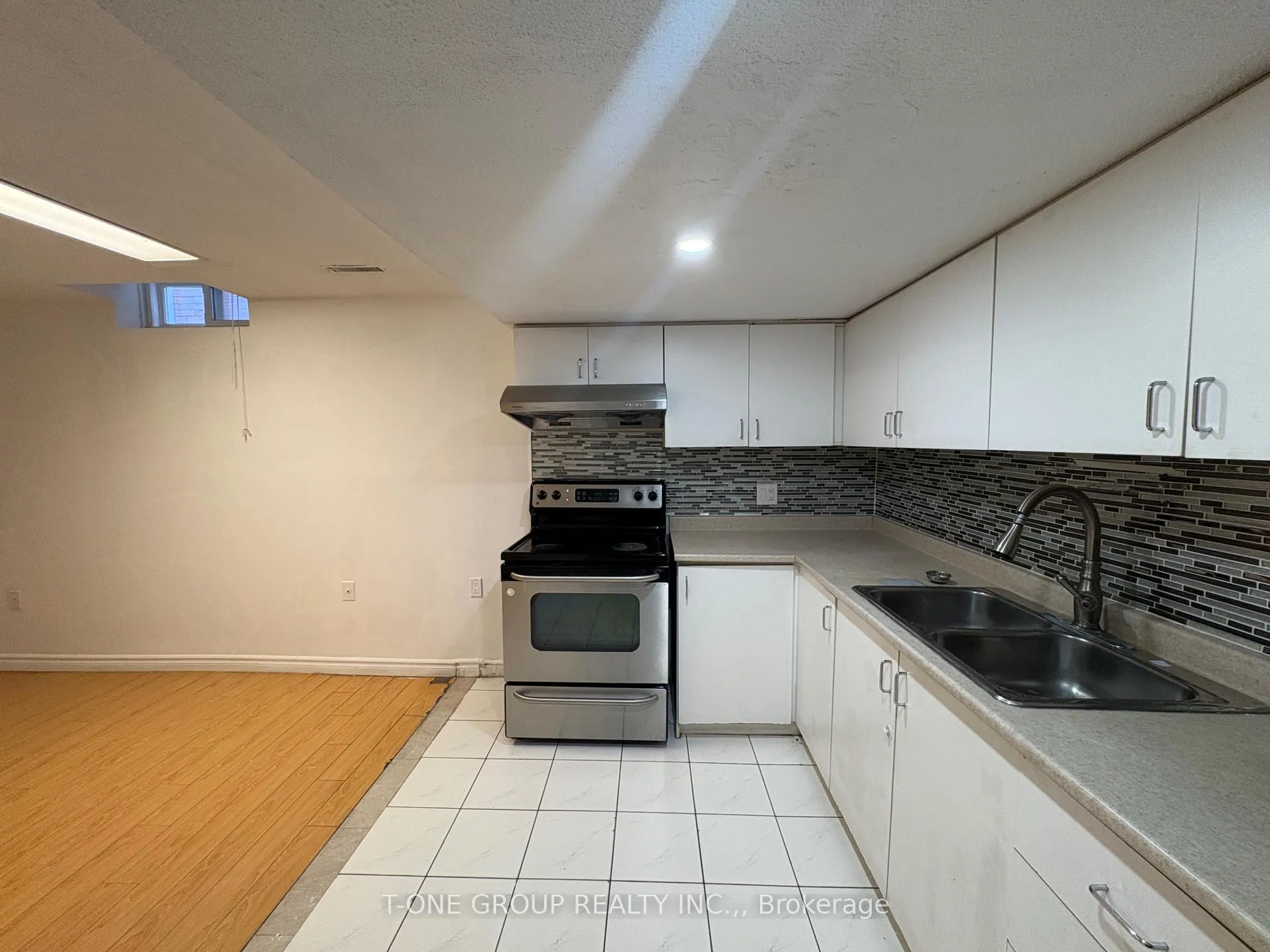 Photo 2 of Unit BSMT, 159 Galbraith Crescent, Markham, Milliken Mills East — HOMEH