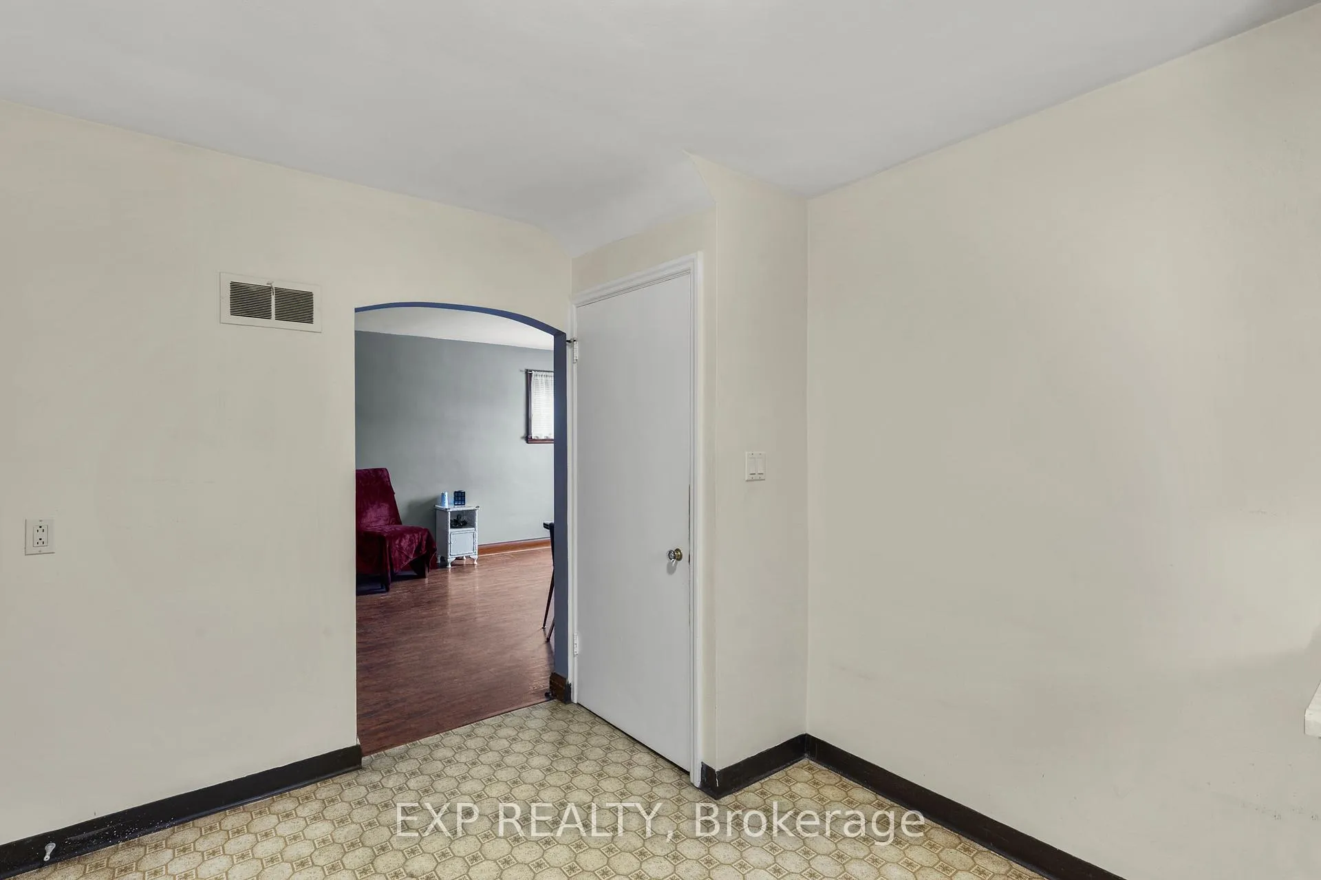 Photo 10 of 5692 North Street, Niagara Falls, Hospital — HOMEH