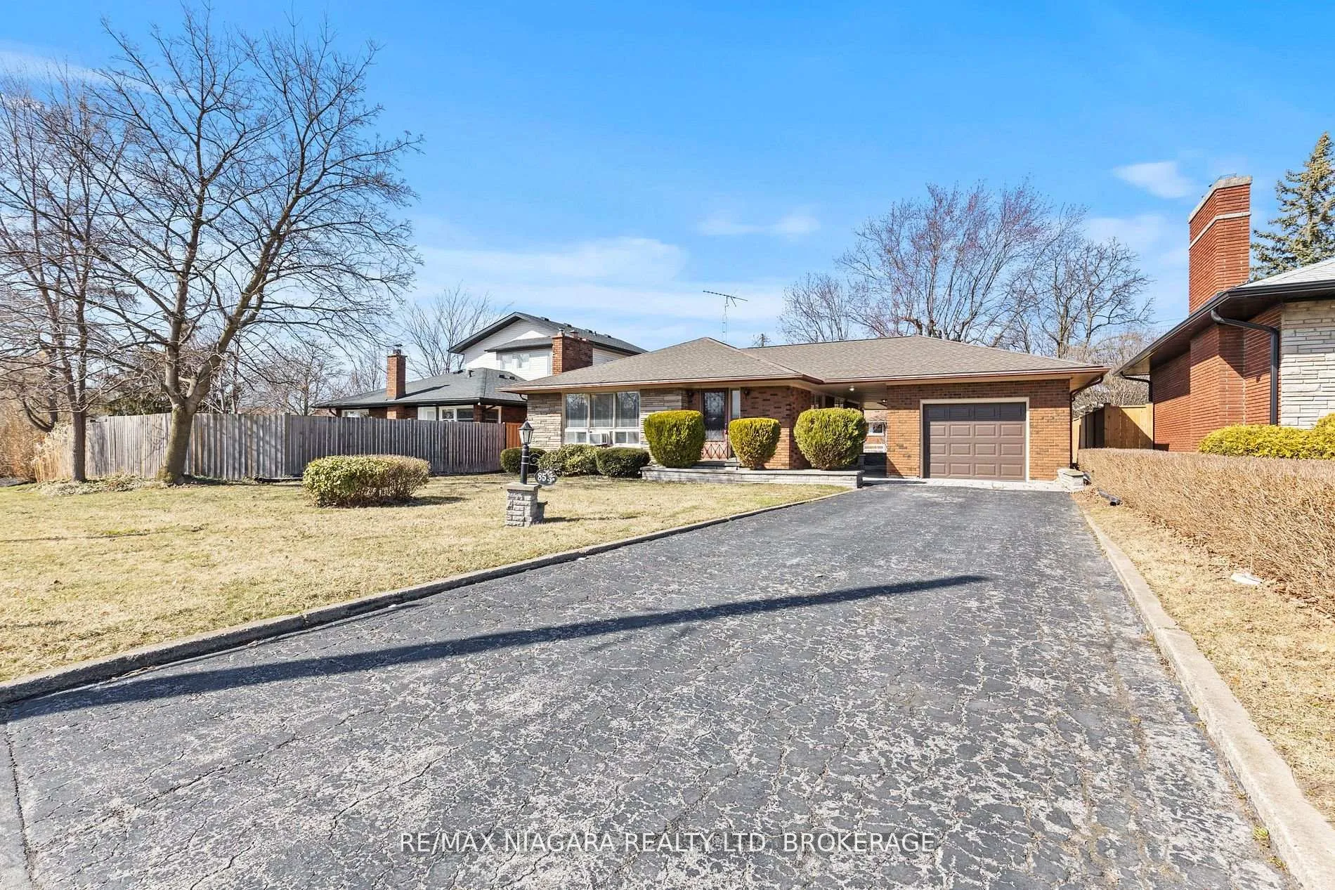 Photo 3 of 85 Glendale Avenue, St. Catharines, Glendale/Glenridge — HOMEH