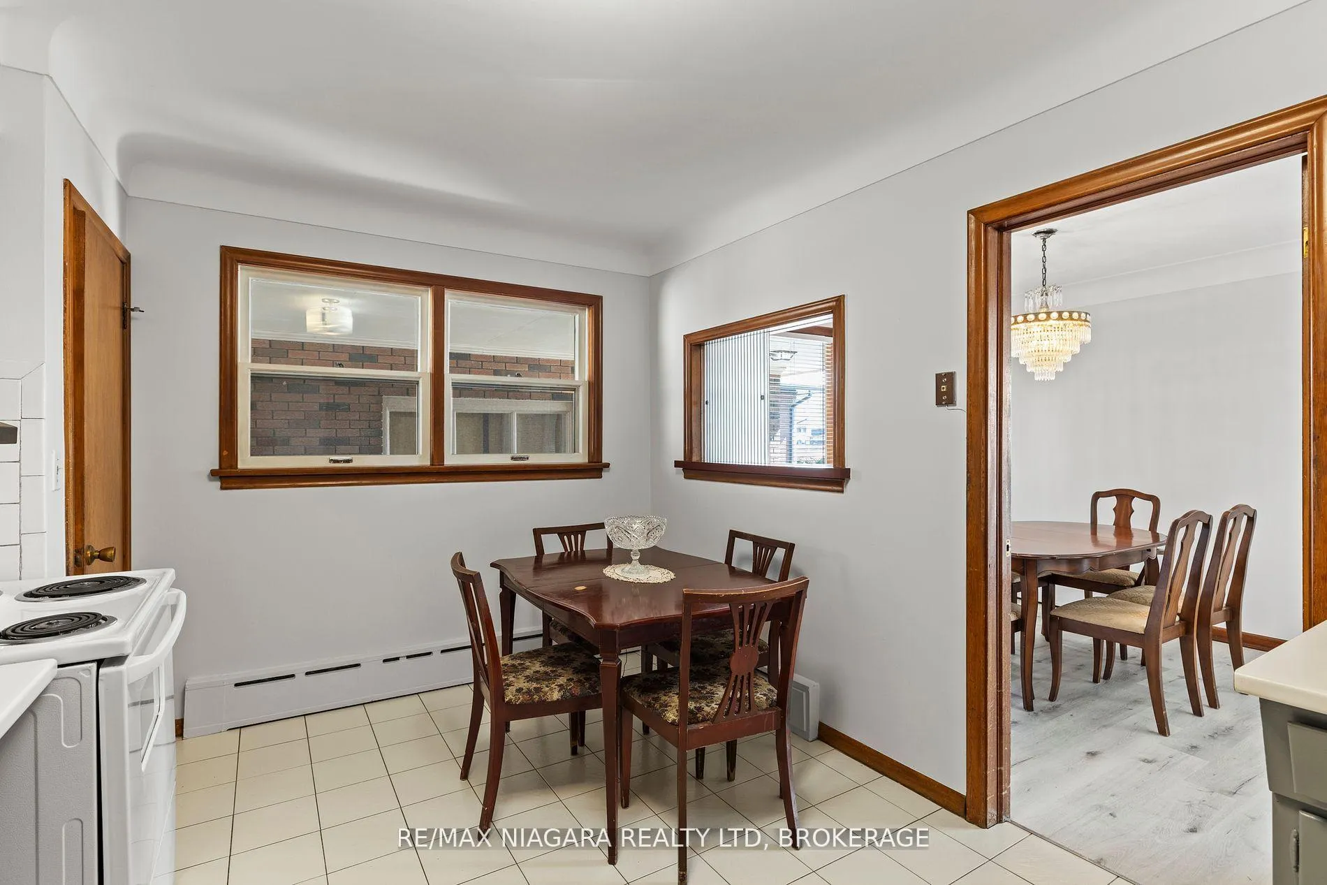 Photo 13 of 85 Glendale Avenue, St. Catharines, Glendale/Glenridge — HOMEH