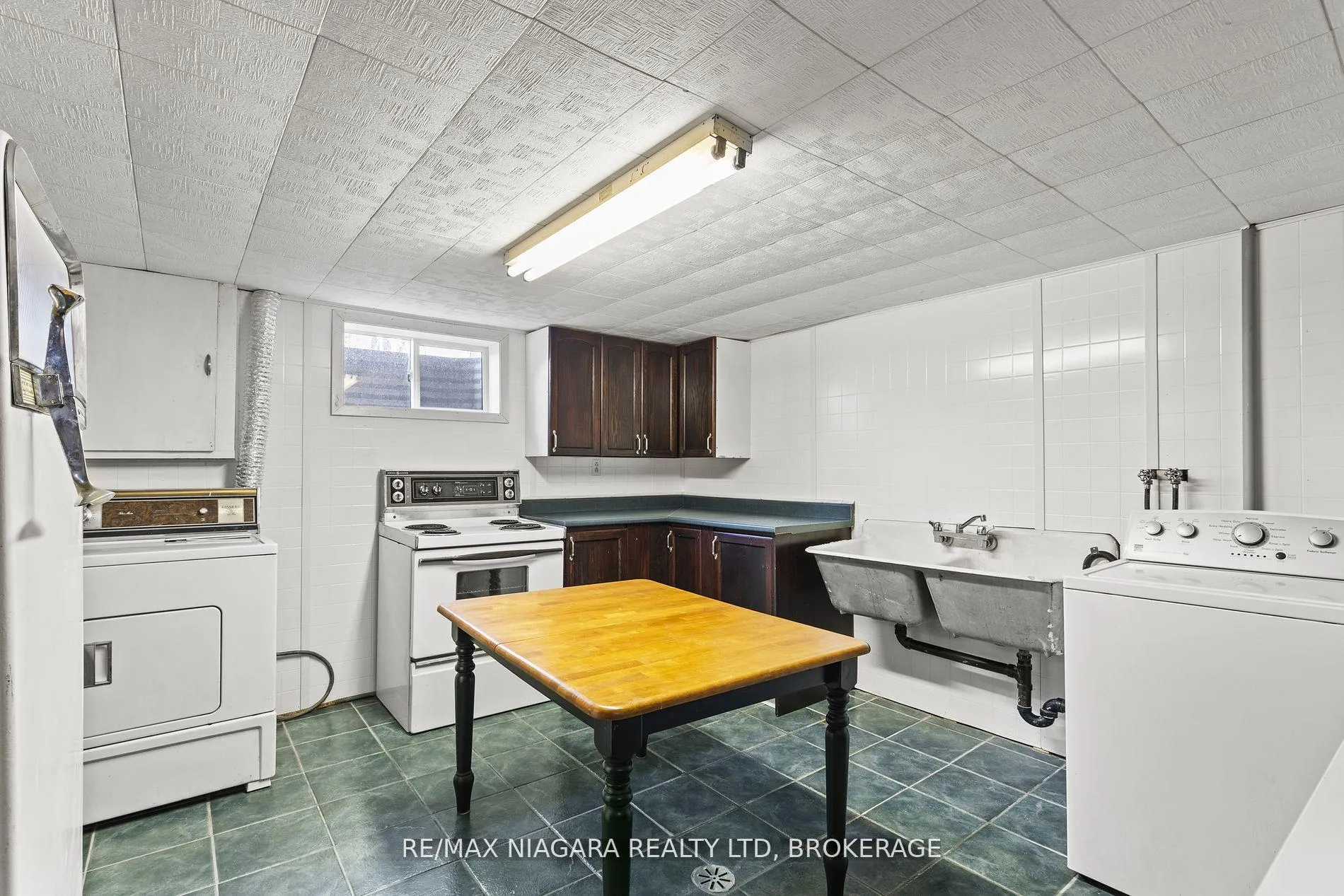 Photo 29 of 85 Glendale Avenue, St. Catharines, Glendale/Glenridge — HOMEH