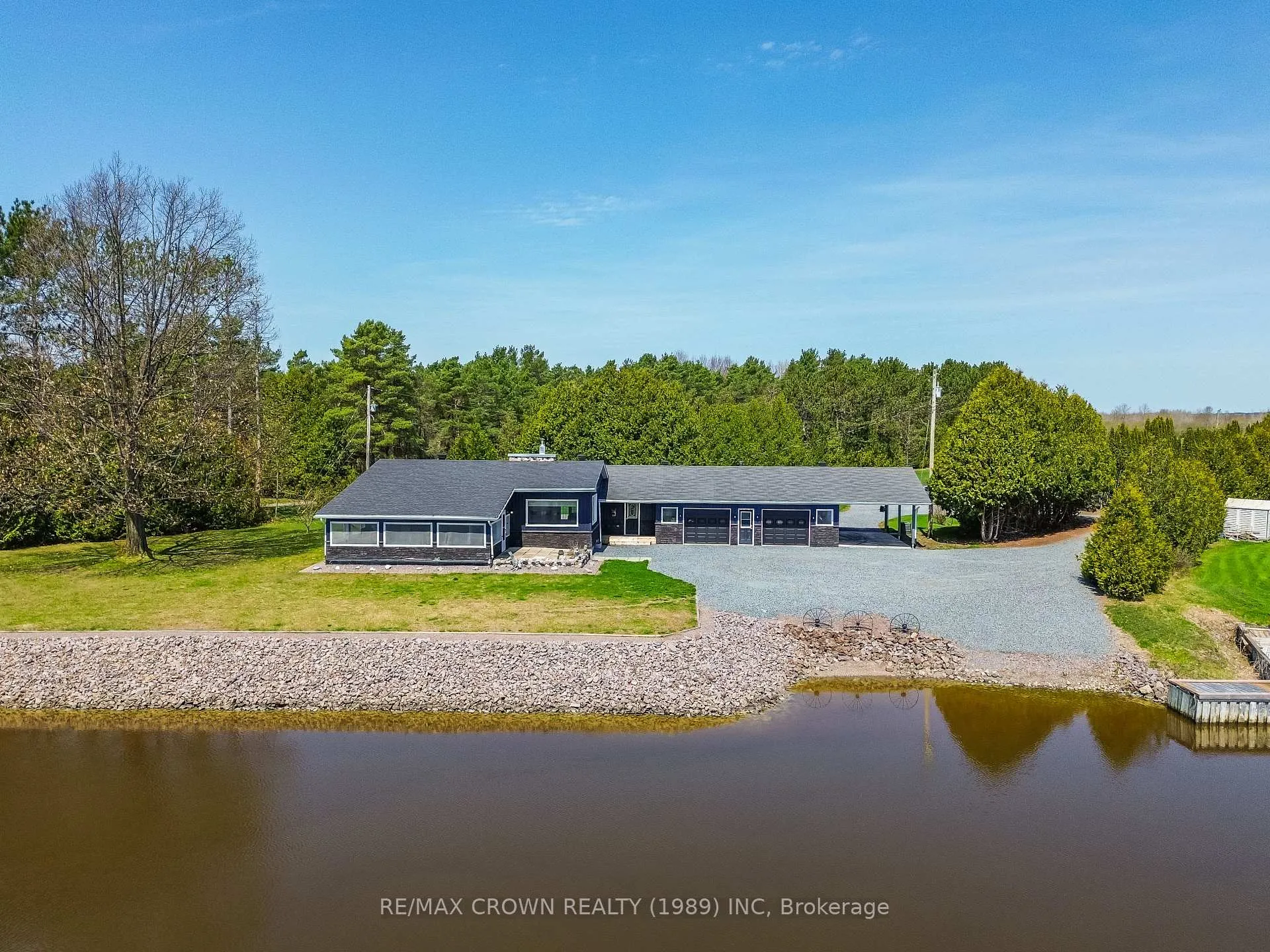 Front of 790 Lalande Road
