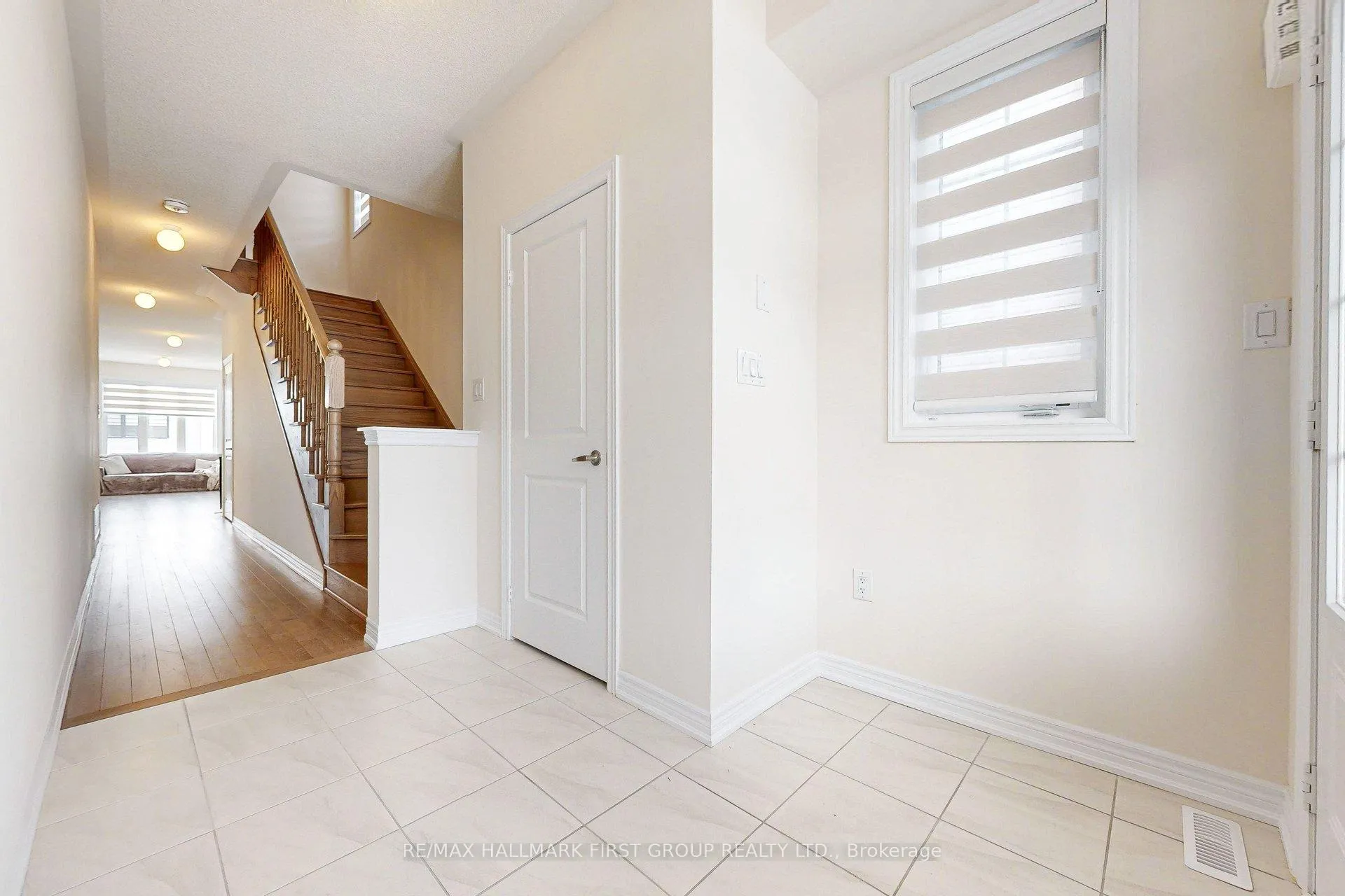 Photo 4 of 2011 Horace Duncan Crescent, Oshawa, Kedron — HOMEH