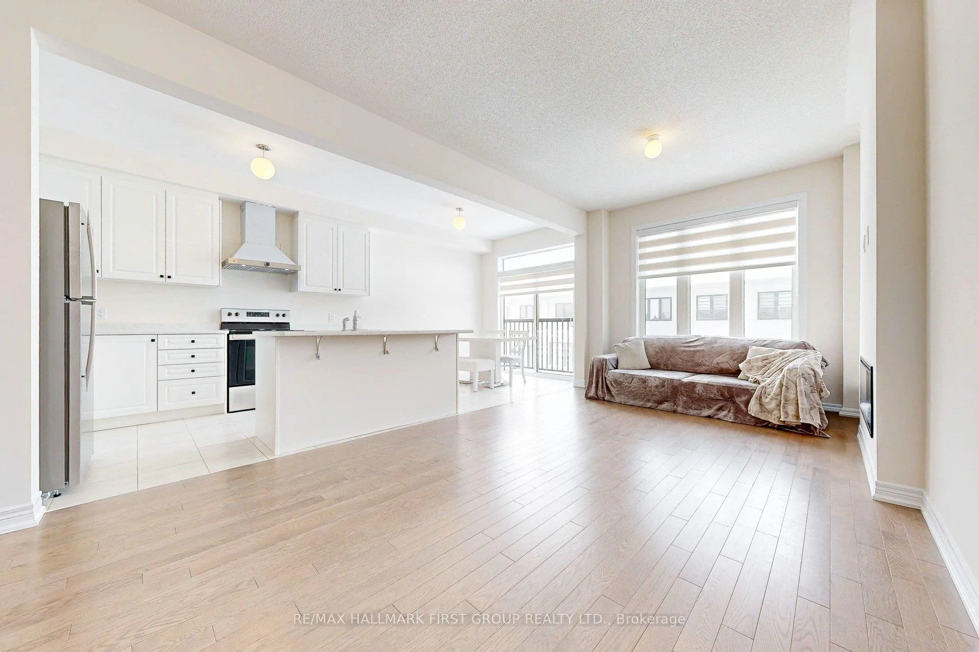 Photo 9 of 2011 Horace Duncan Crescent, Oshawa, Kedron — HOMEH