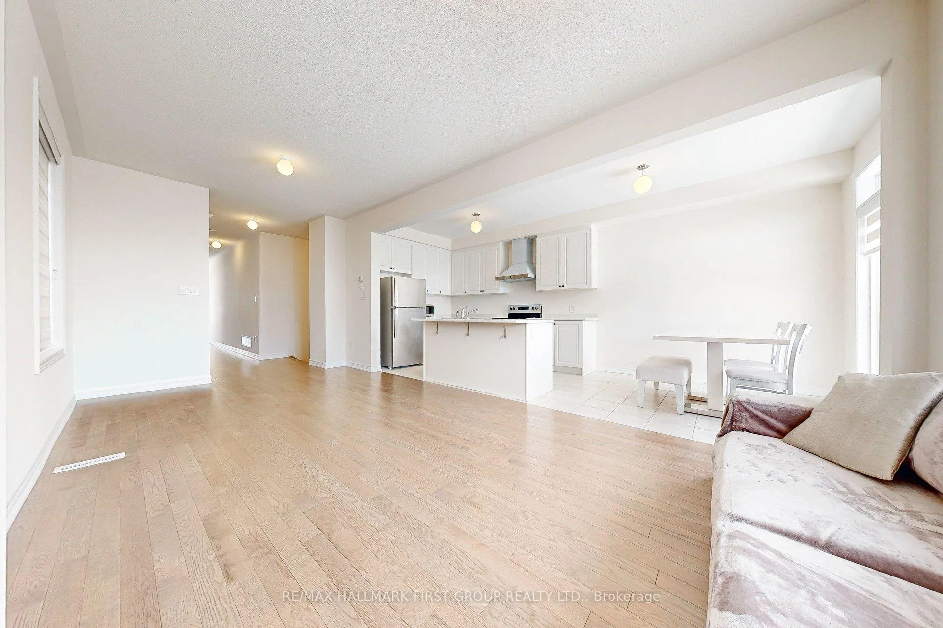 Photo 10 of 2011 Horace Duncan Crescent, Oshawa, Kedron — HOMEH