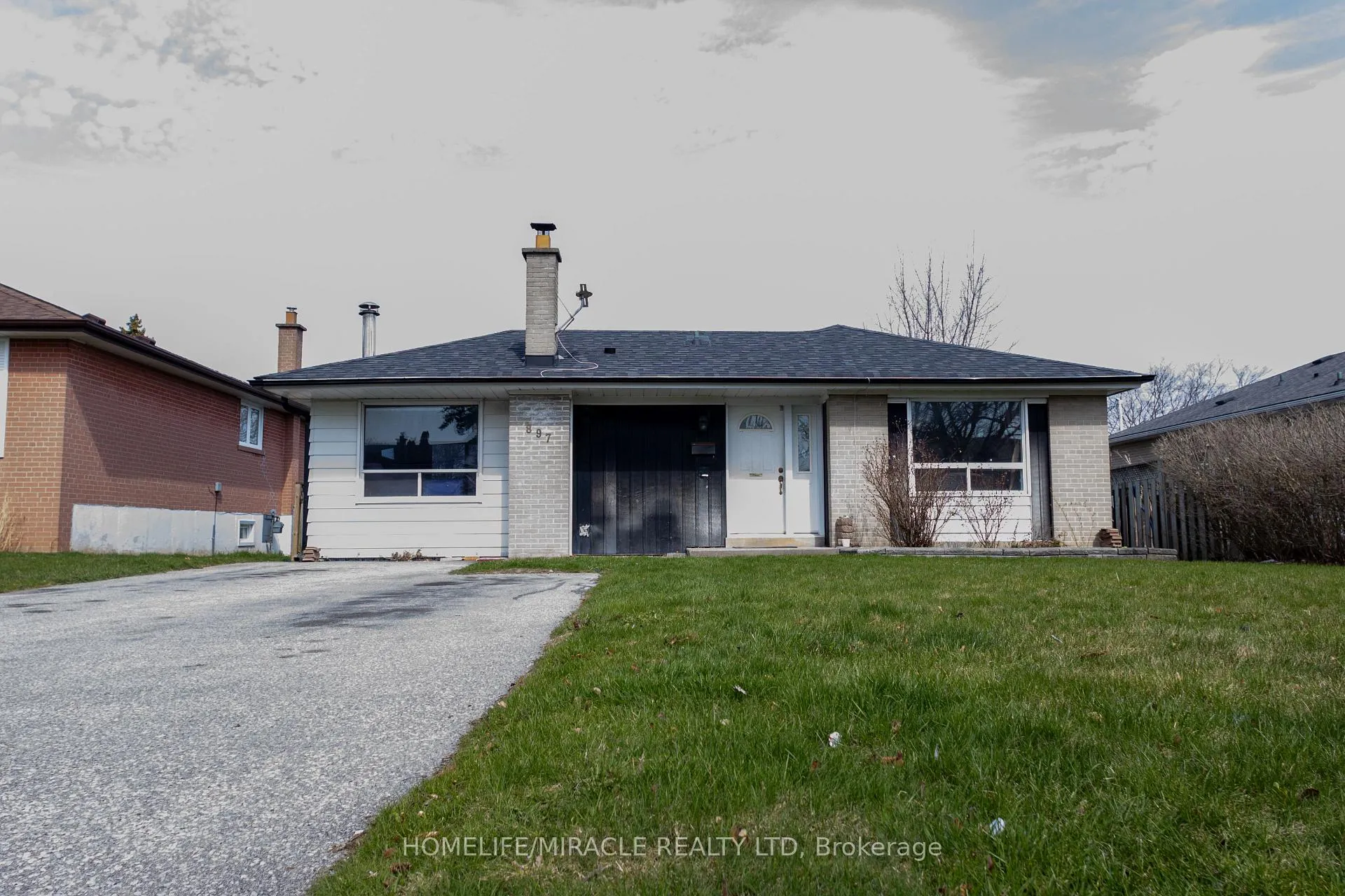 Photo 2 of 897 Antonio Street, Pickering, Bay Ridges — HOMEH