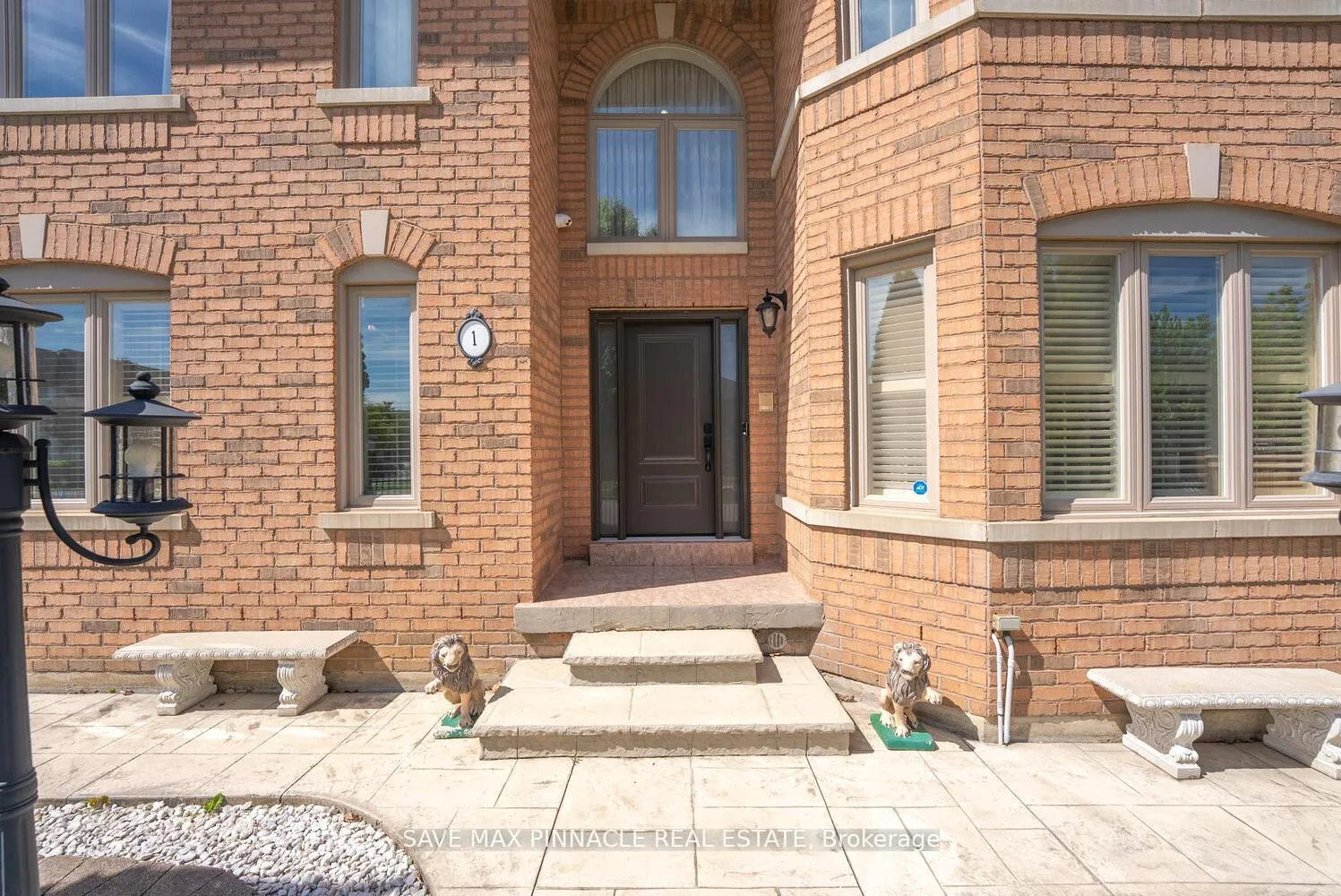 Photo 3 of 1 Ashton Drive, Vaughan, Maple — HOMEH