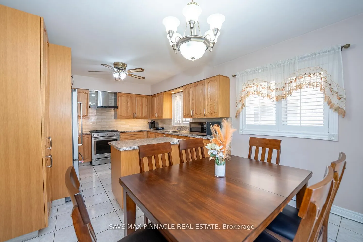 Photo 12 of 1 Ashton Drive, Vaughan, Maple — HOMEH