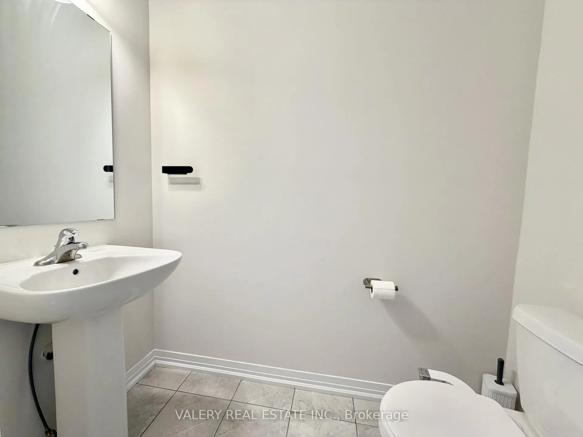Photo 11 of Unit 18, 420 Newman Drive, Cambridge — HOMEH