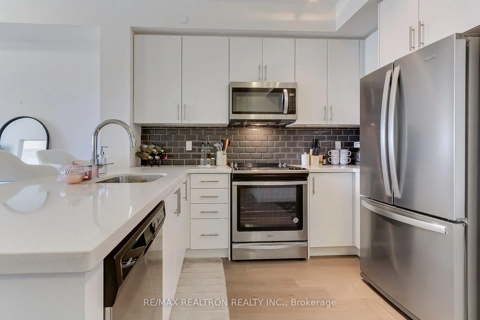 Photo 6 of Unit 242, 555 William Graham Drive, Aurora, Rural Aurora — HOMEH