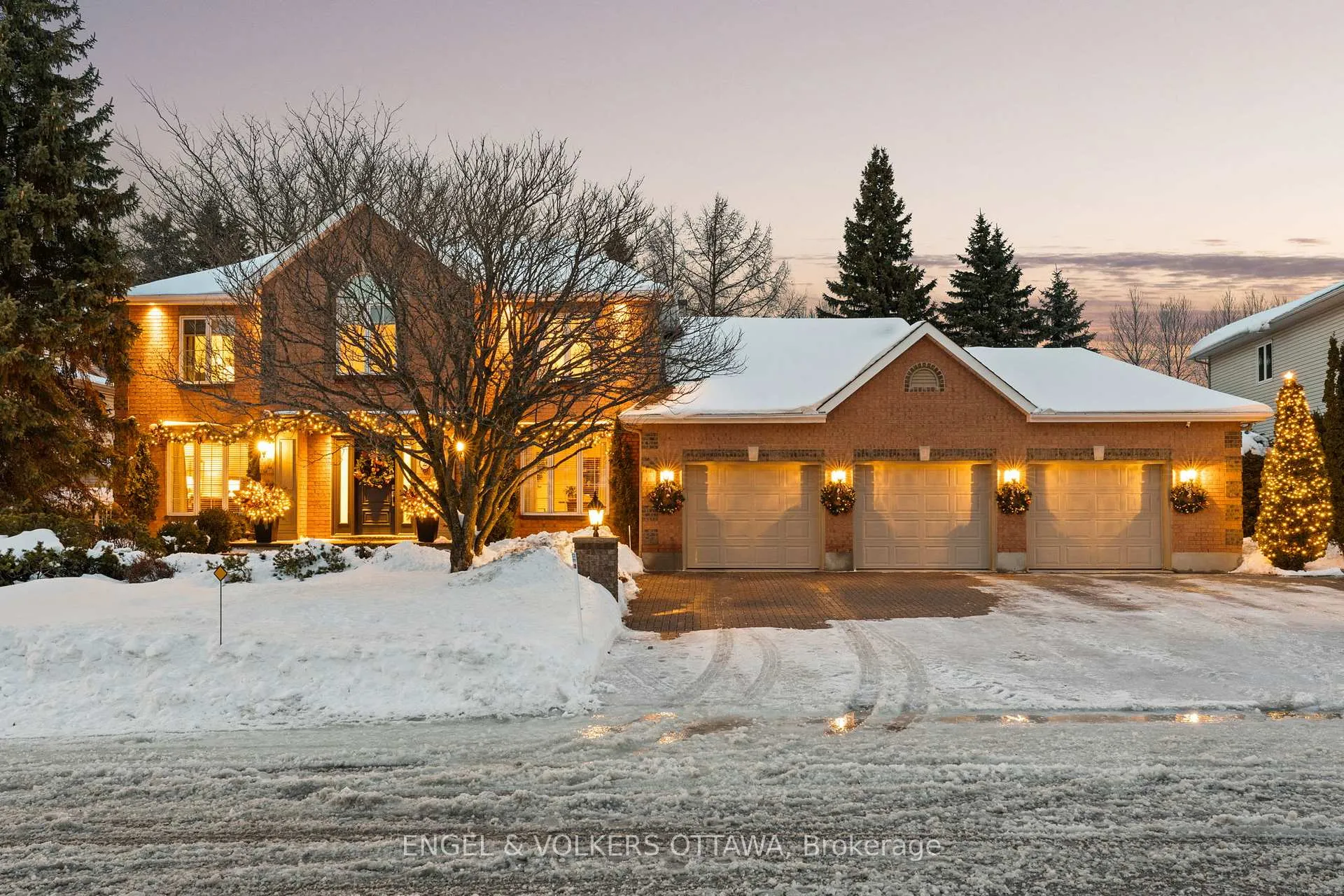 Photo 1 of 2 Eagle Chase Court, Ottawa, Barrhaven - Cedargrove/Fraserdale — HOMEH