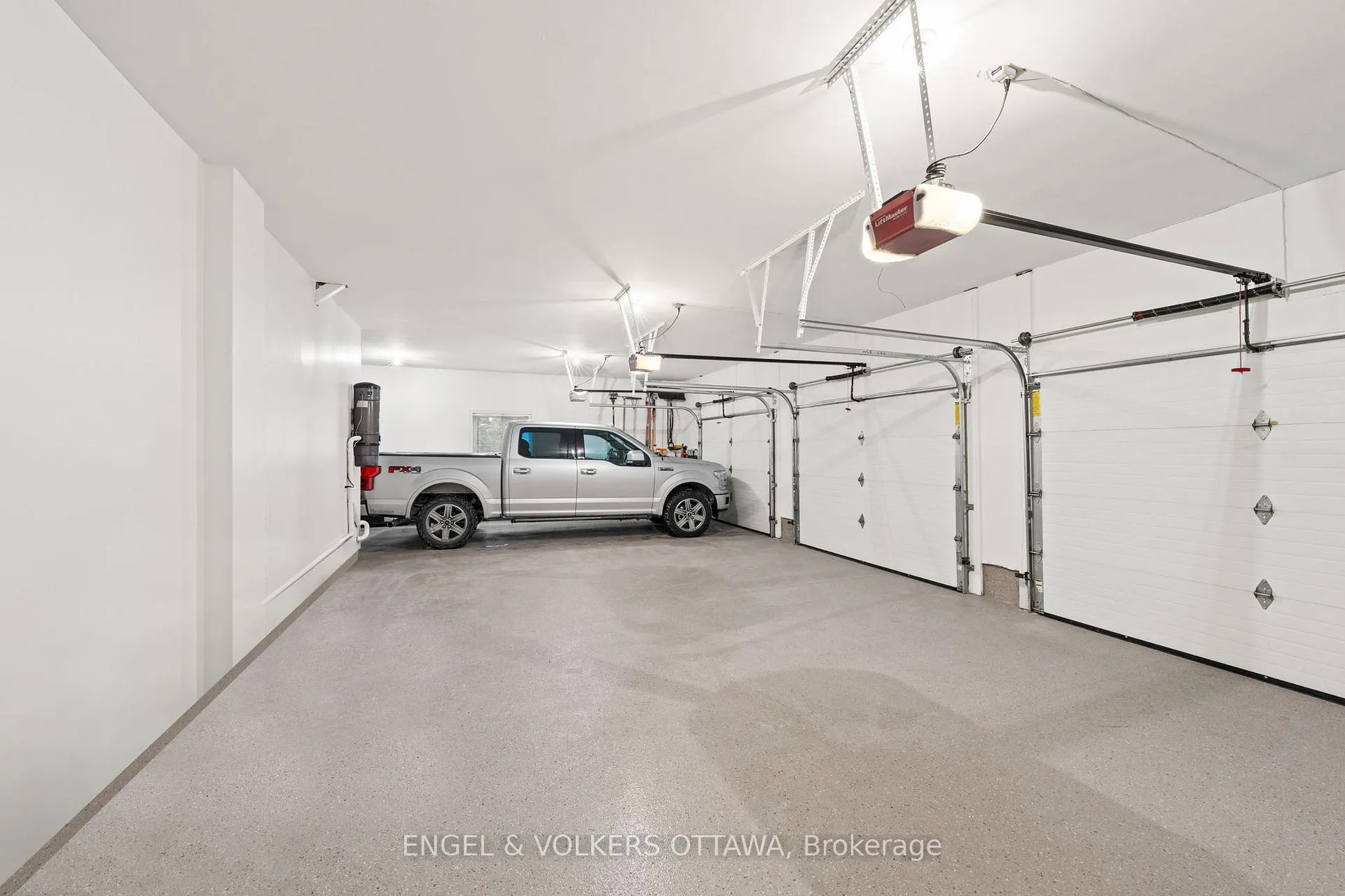 Photo 24 of 2 Eagle Chase Court, Ottawa, Barrhaven - Cedargrove/Fraserdale — HOMEH