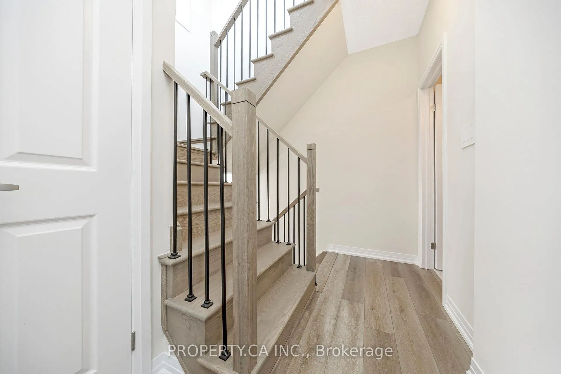 Photo 25 of Unit 119, 1569 Rose Way, Milton, Cobban — HOMEH