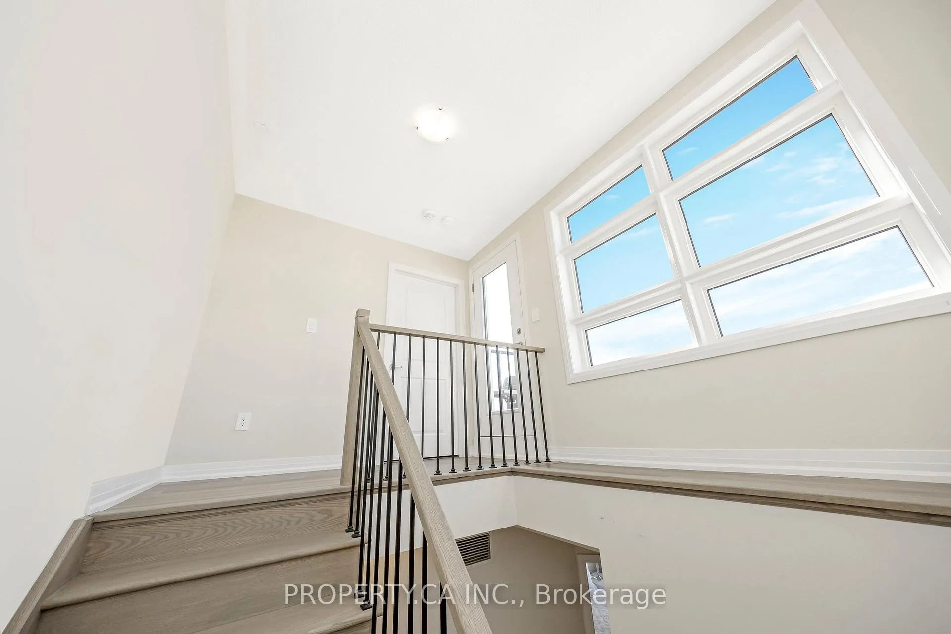 Photo 26 of Unit 119, 1569 Rose Way, Milton, Cobban — HOMEH