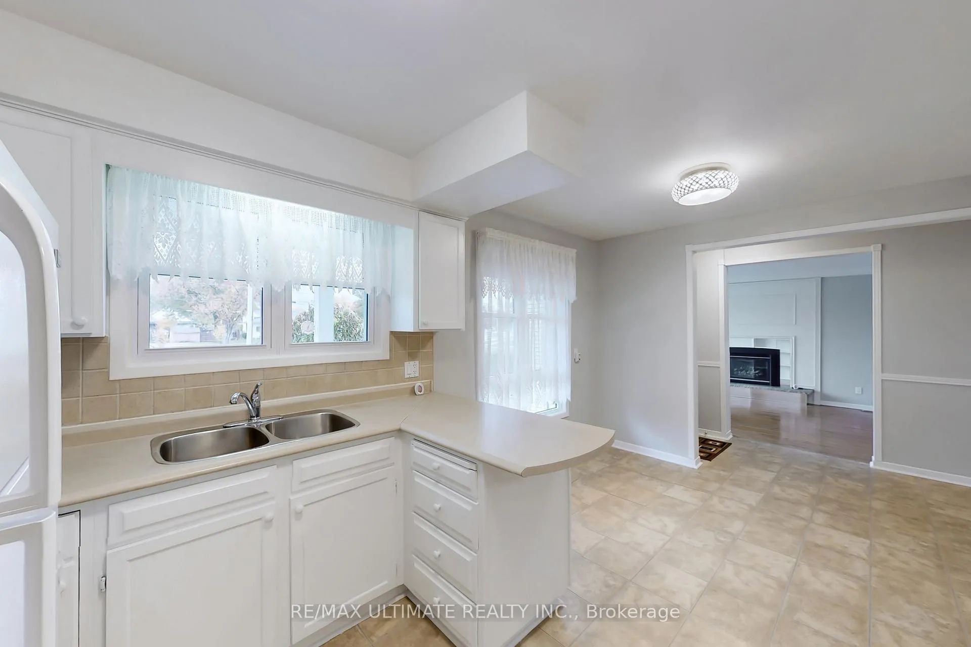 Photo 13 of 96 Lakeshore Road, St. Catharines, Lakeport — HOMEH