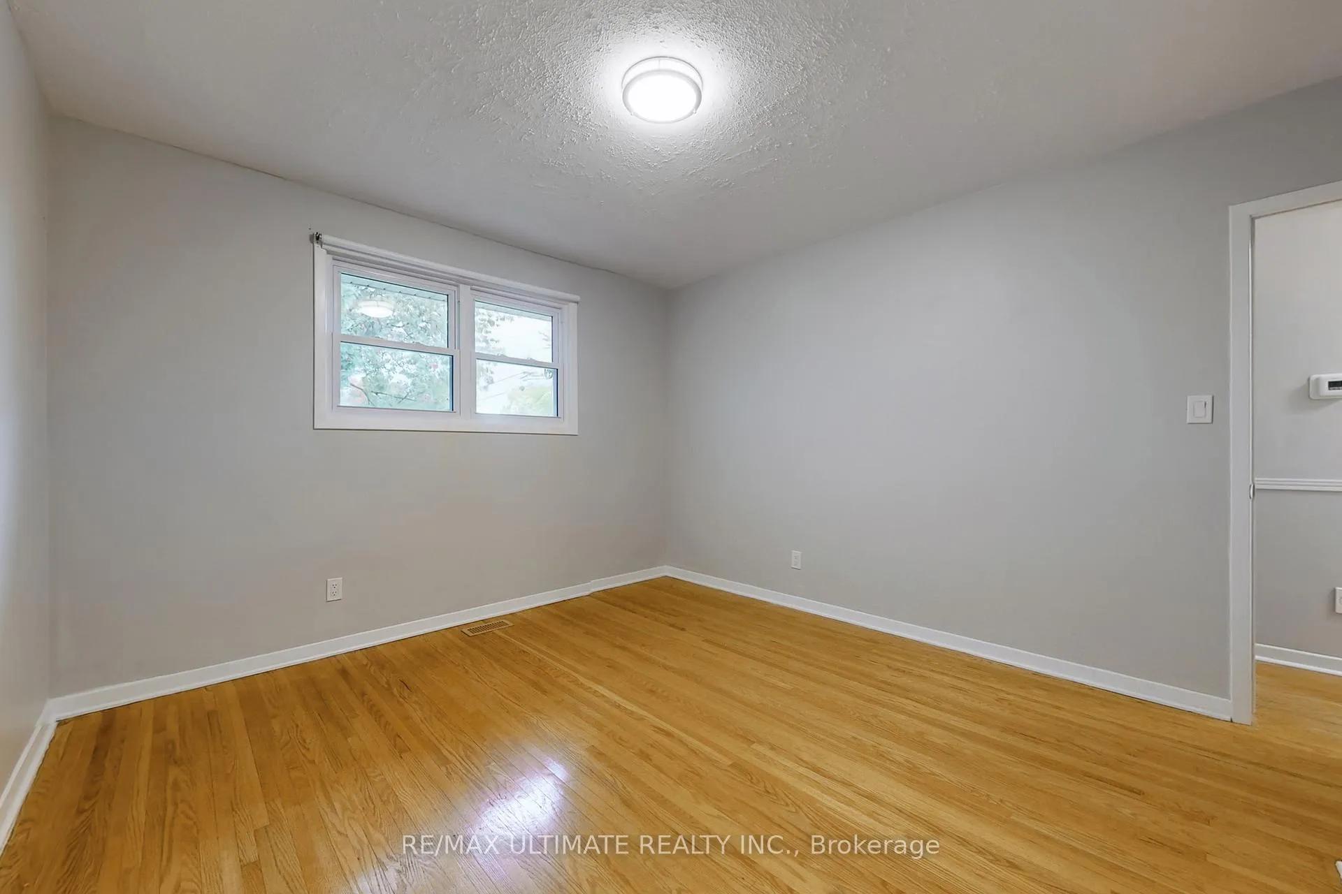Photo 21 of 96 Lakeshore Road, St. Catharines, Lakeport — HOMEH