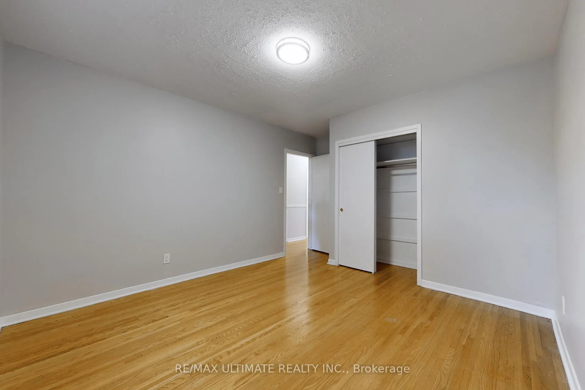 Photo 22 of 96 Lakeshore Road, St. Catharines, Lakeport — HOMEH