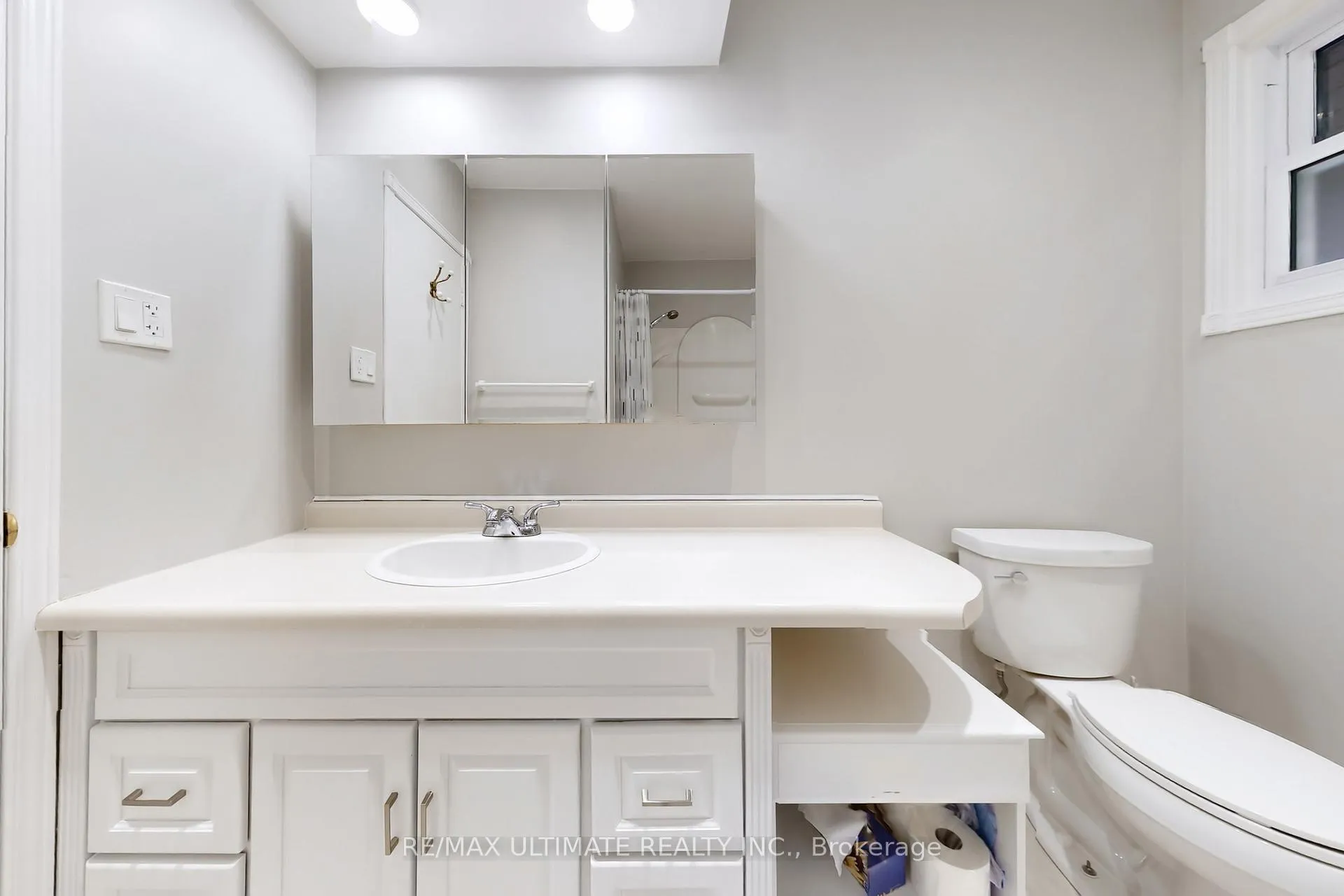 Photo 26 of 96 Lakeshore Road, St. Catharines, Lakeport — HOMEH