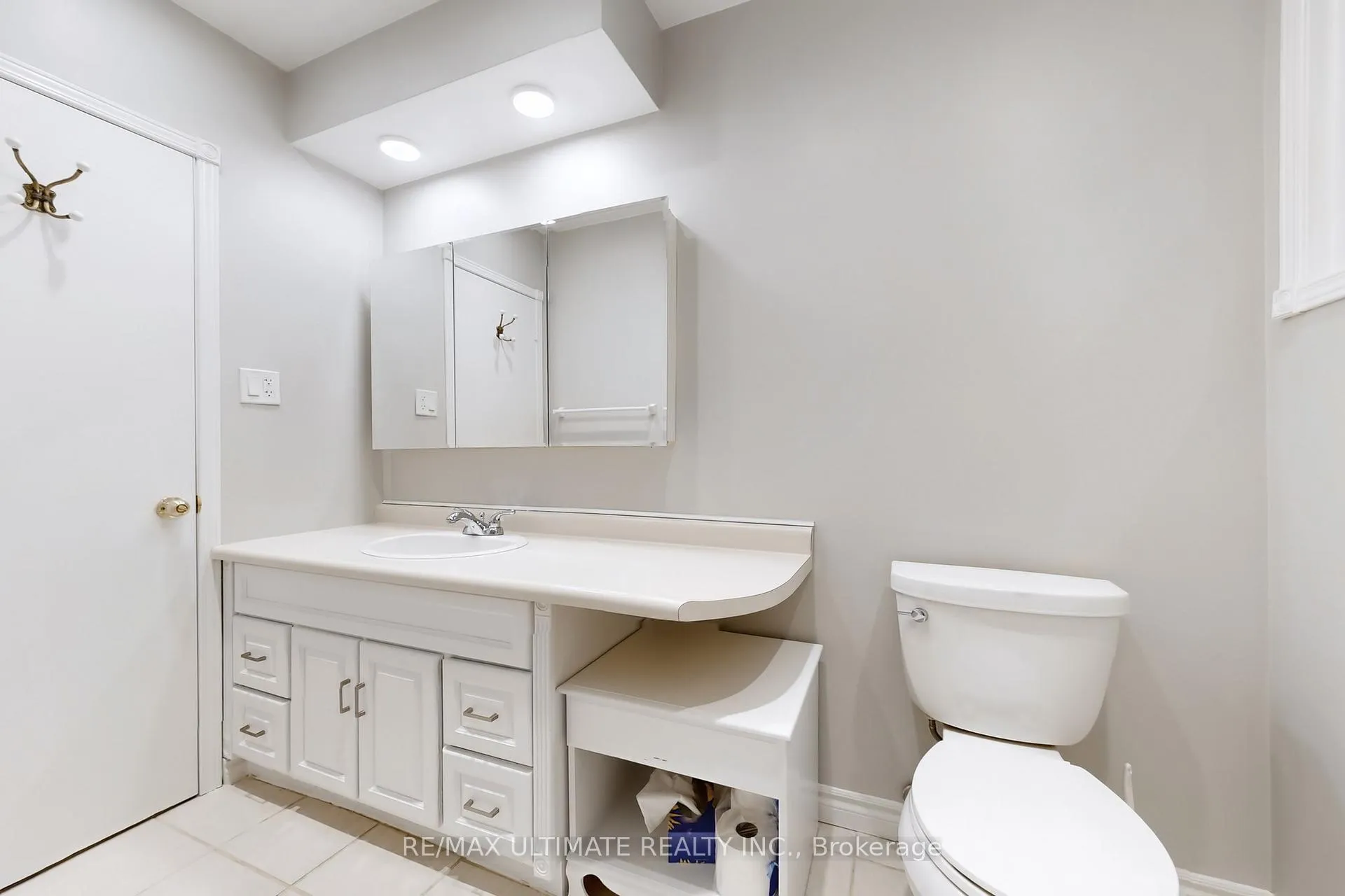 Photo 27 of 96 Lakeshore Road, St. Catharines, Lakeport — HOMEH