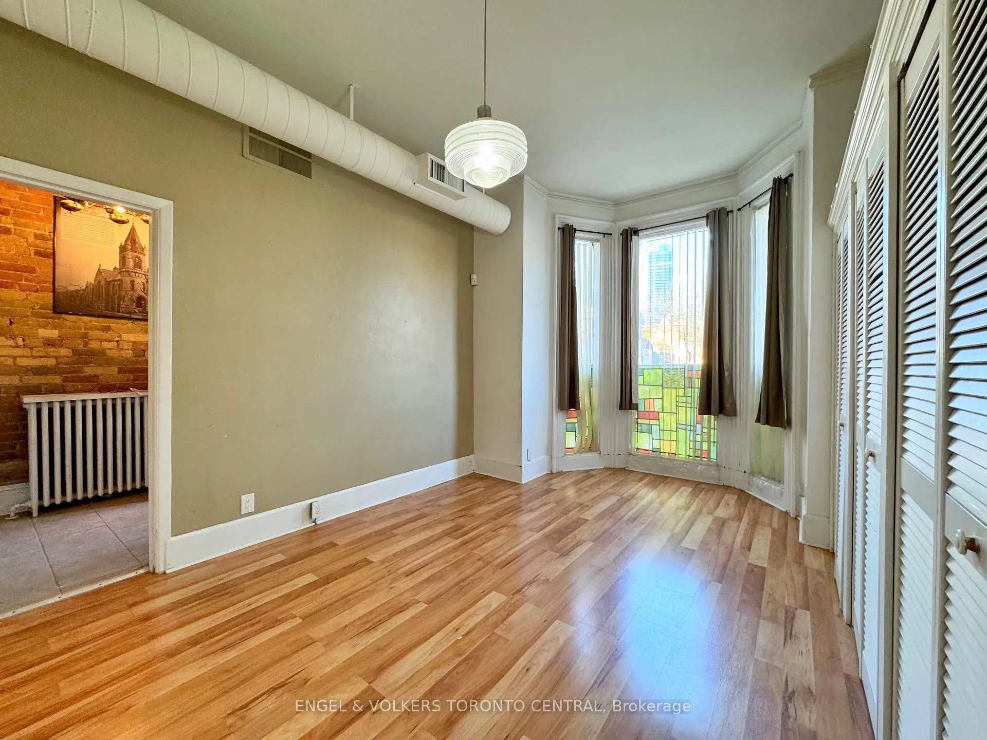 Photo 4 of Unit Main, 167 Carlton Street, Toronto, Moss Park — HOMEH