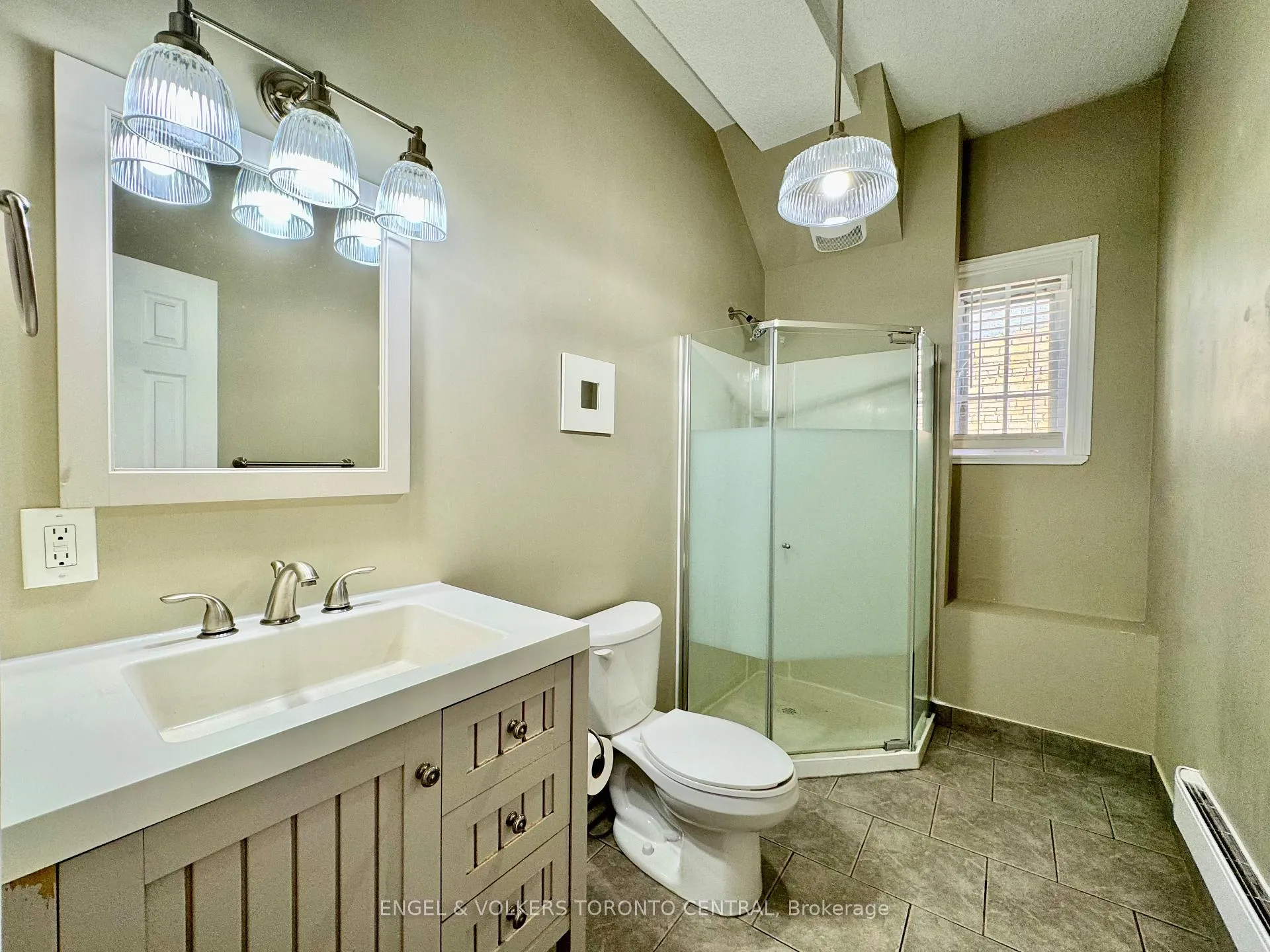 Photo 12 of Unit Main, 167 Carlton Street, Toronto, Moss Park — HOMEH