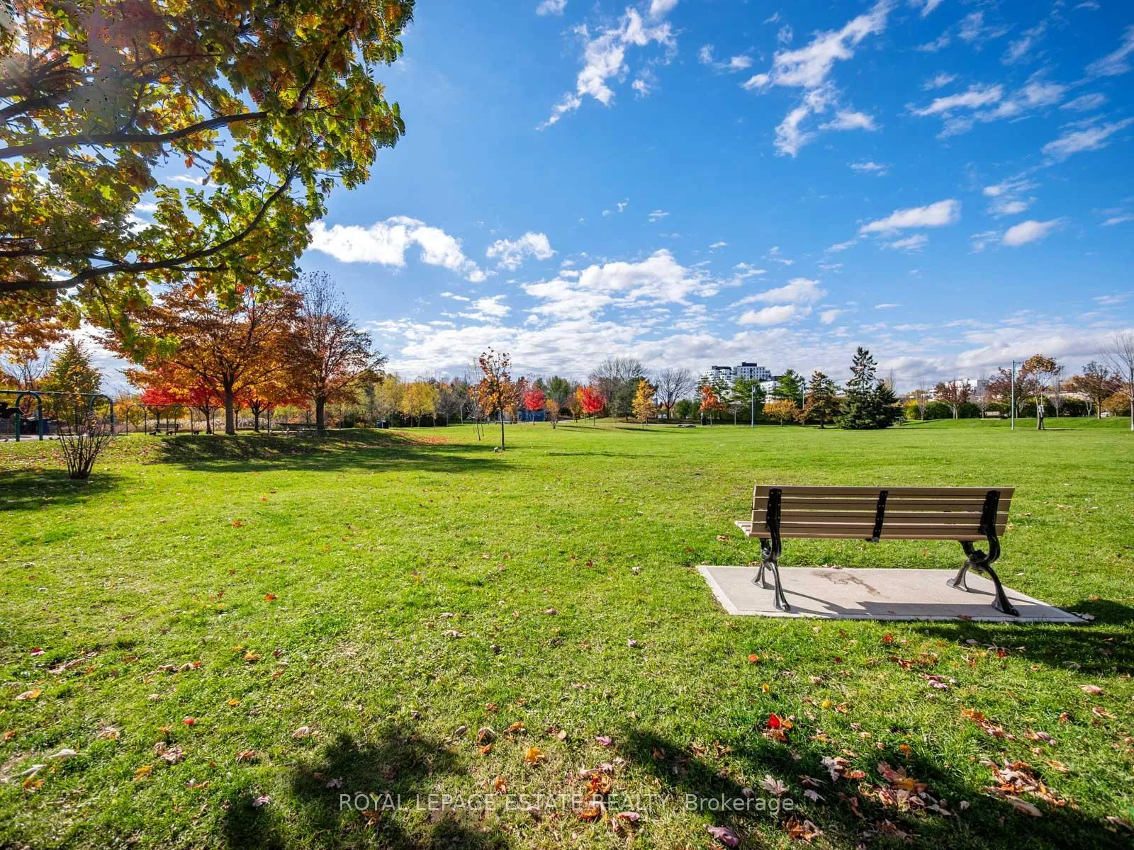 Photo 42 of 53 Northern Dancer Boulevard, Toronto, The Beaches — HOMEH